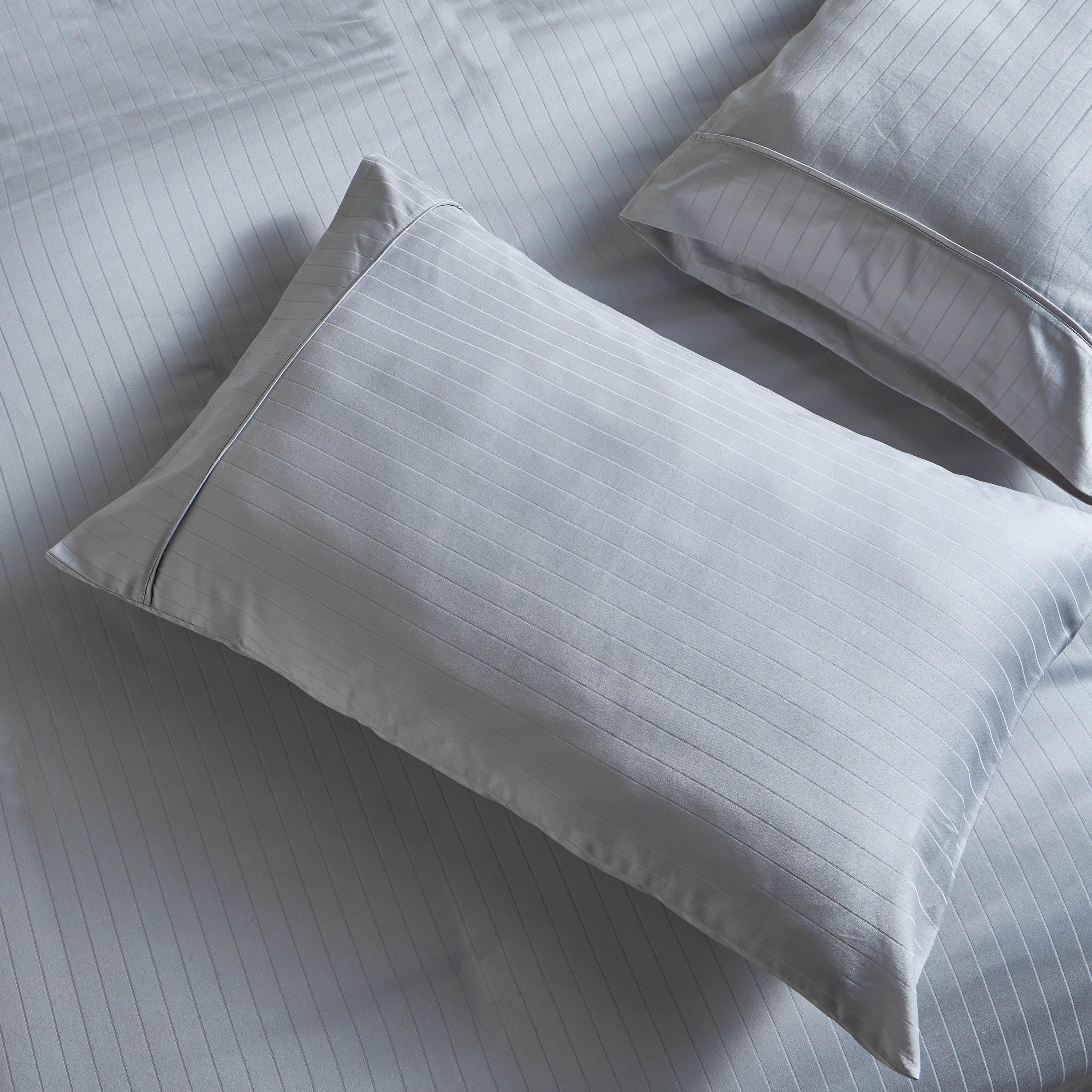 Hampton Cotton Sateen Jacquard 220 Thread Count 3-Piece Super King Comforter Set - 250x260 cm-household-bedding-comfortersandbedspreads-comforters-image-3