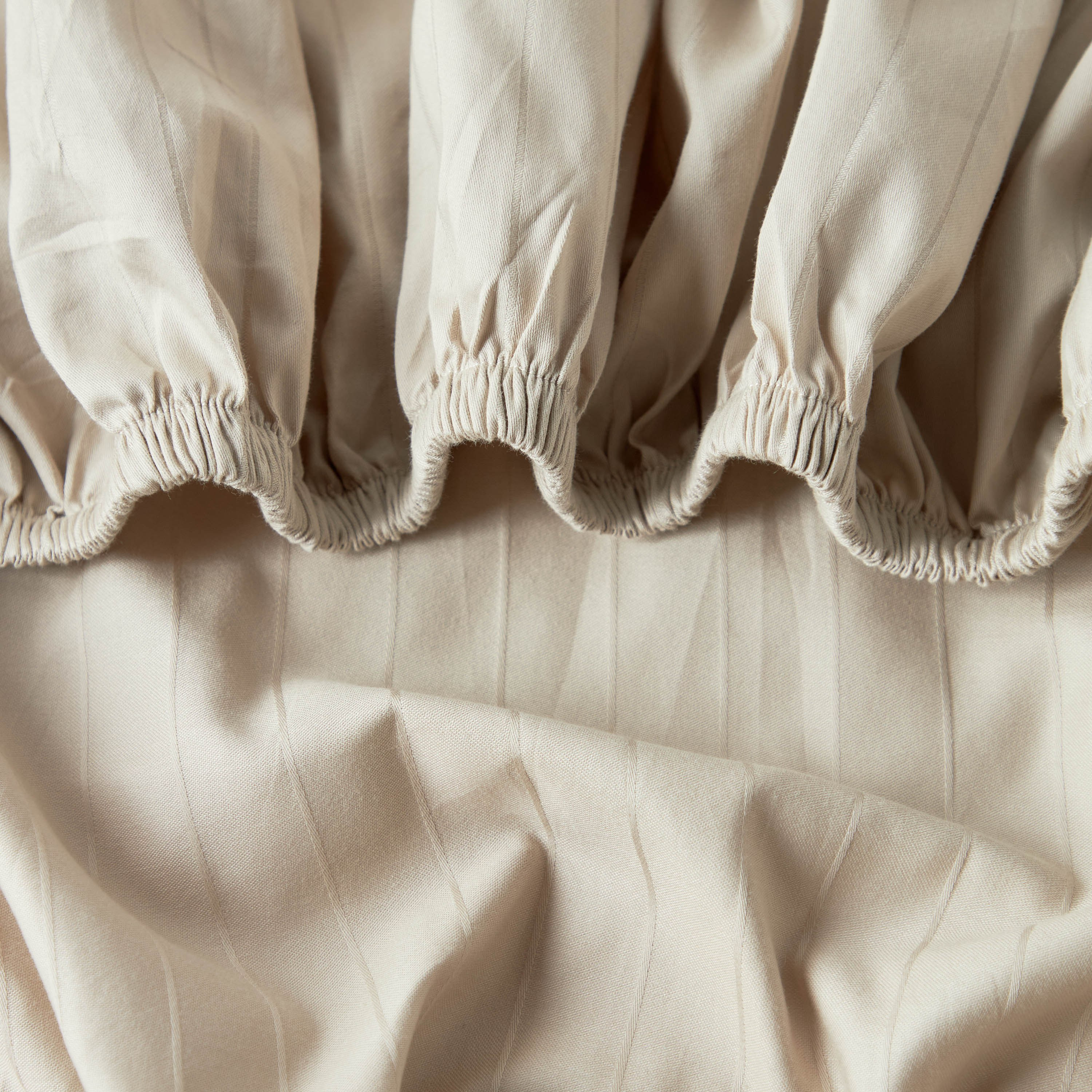 Hampton Cotton Sateen 220 Thread Count Full Fitted Sheet - 120x200 cm-household-bedding-sheetsandpillowcases-fittedsheets-image-2