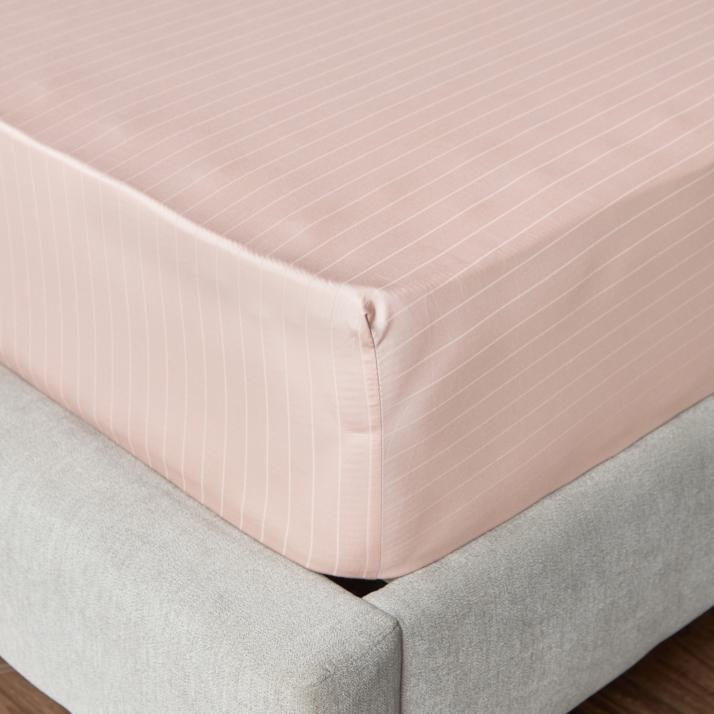 Hampton Cotton Sateen 220 Thread Count Full Fitted Sheet - 120x200 cm-household-bedding-sheetsandpillowcases-fittedsheets-image-1