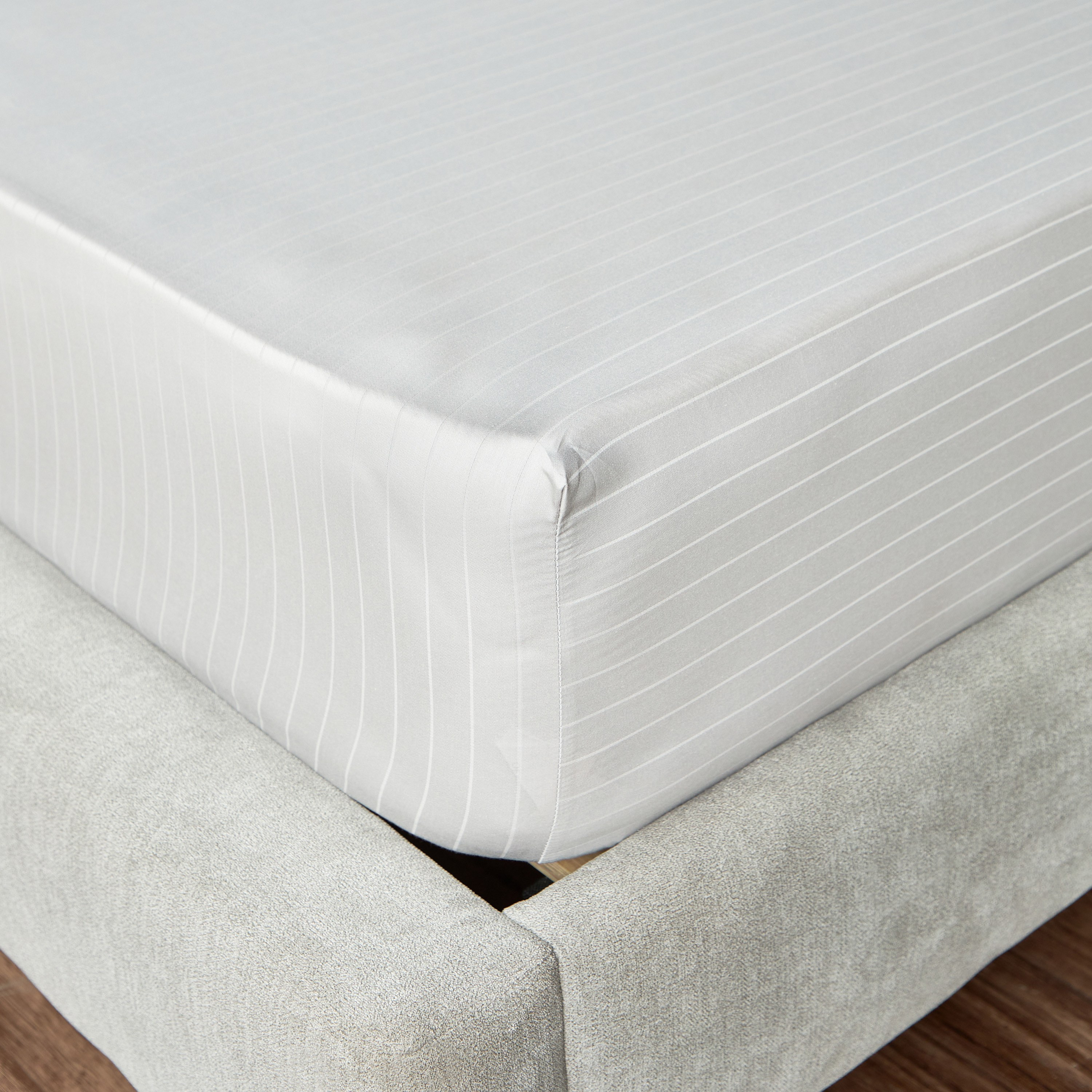 Hampton Cotton Sateen 220 Thread Count Full Fitted Sheet - 120x200 cm-household-bedding-sheetsandpillowcases-fittedsheets-image-1