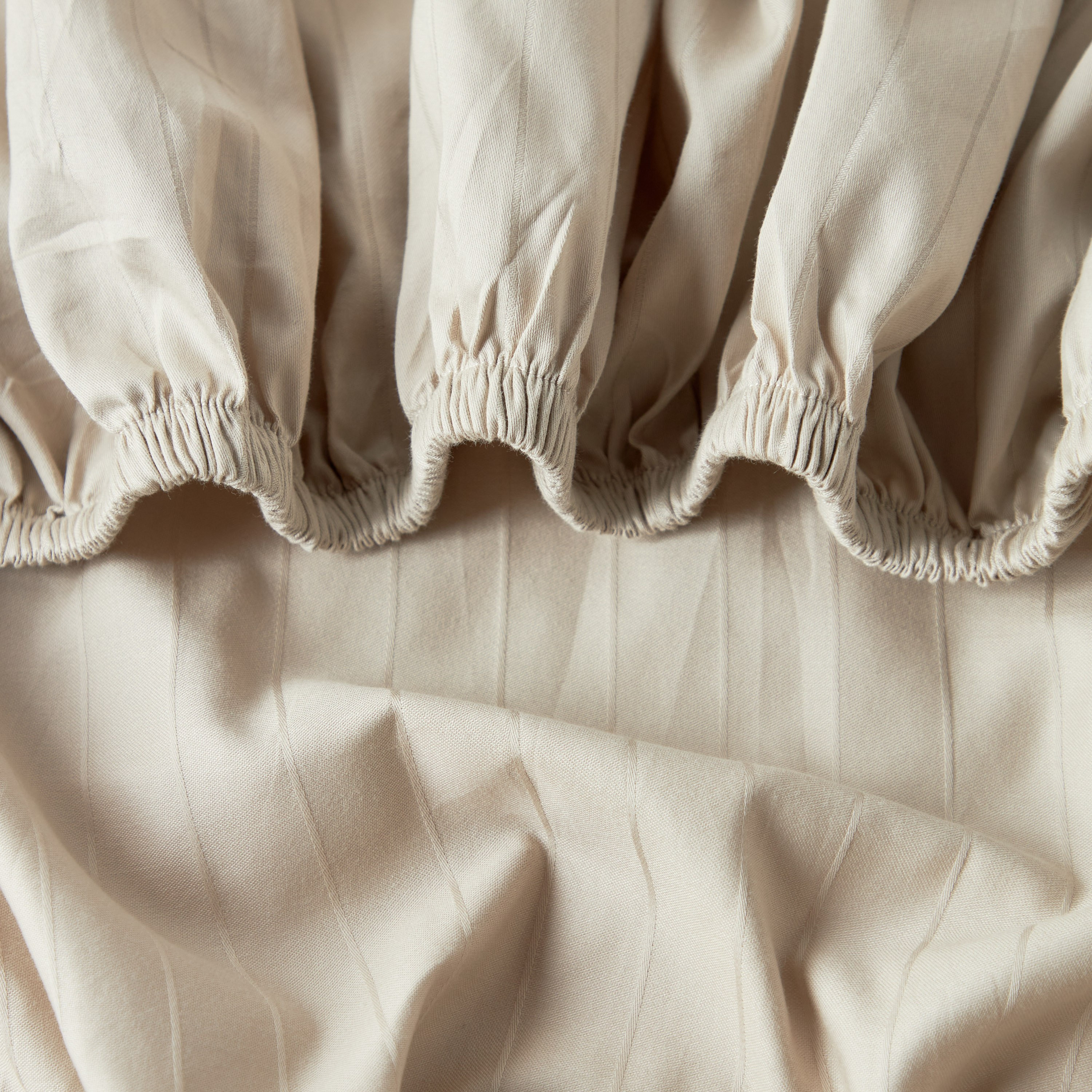 Hampton Cotton Sateen 220 Thread Count King Fitted Sheet - 180x205 cm-household-bedding-sheetsandpillowcases-fittedsheets-image-2