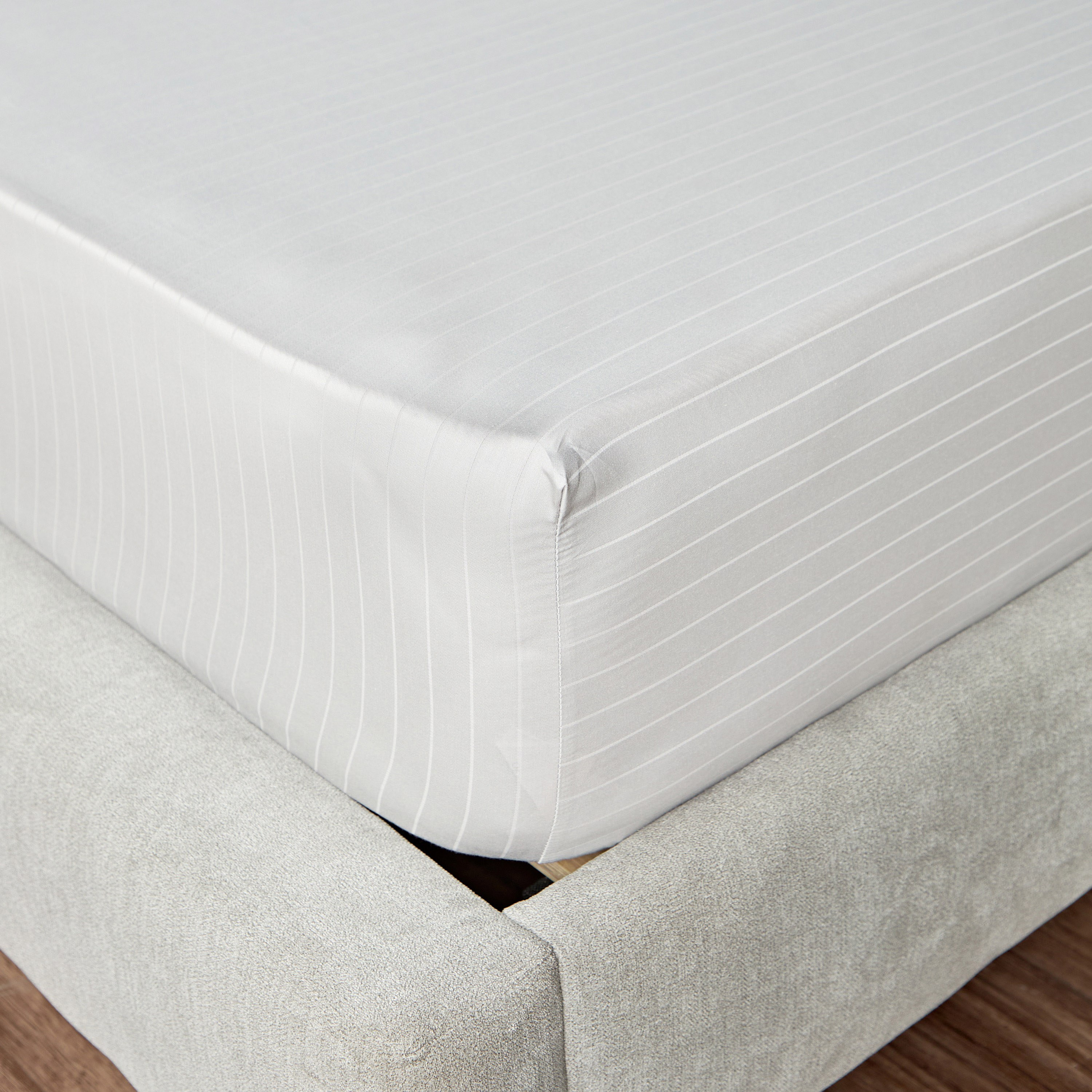 Hampton Cotton Sateen 220 Thread Count King Fitted Sheet - 180x205 cm-household-bedding-sheetsandpillowcases-fittedsheets-image-1
