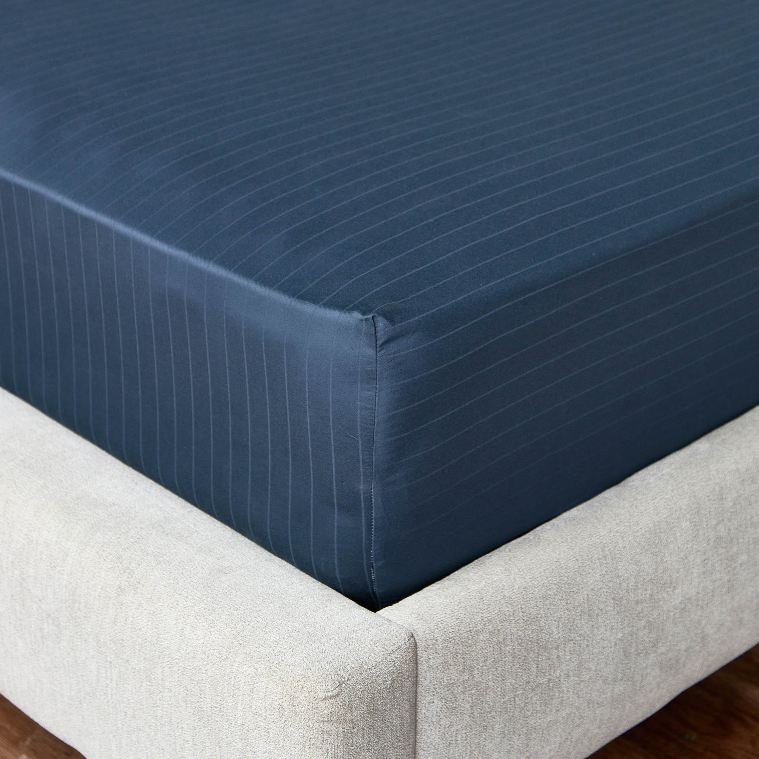 Hampton Cotton Sateen 220 Thread Count Queen Fitted Sheet - 160x200 cm-household-bedding-sheetsandpillowcases-fittedsheets-image-1