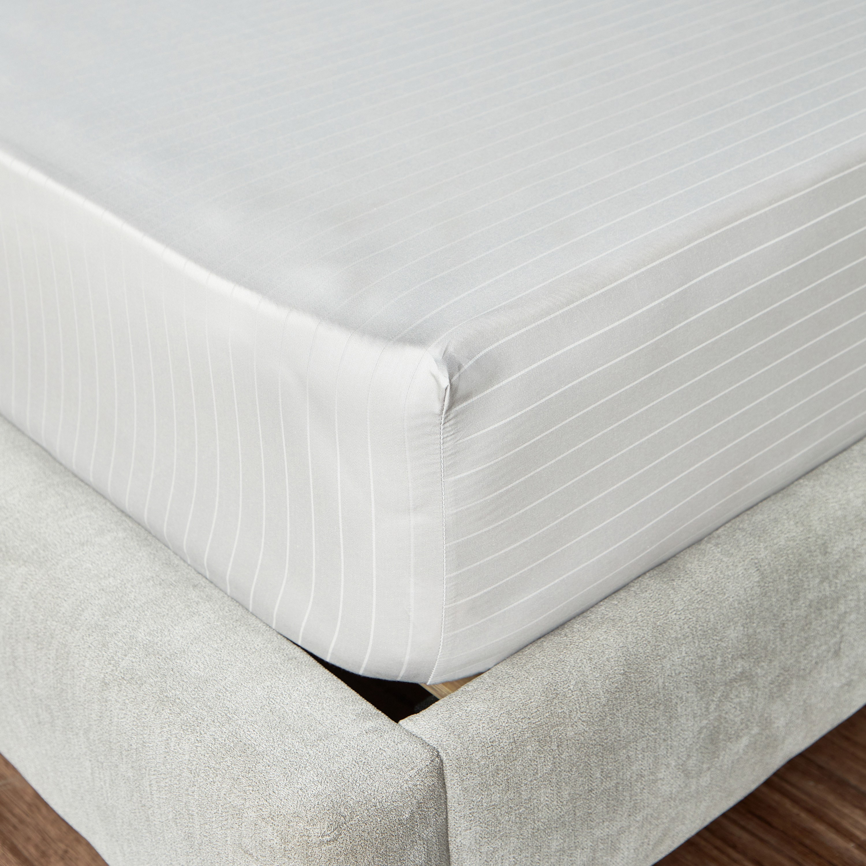 Hampton Cotton Sateen 220 Thread Count Super King Fitted Sheet - 200x205 cm-household-bedding-sheetsandpillowcases-fittedsheets-image-1