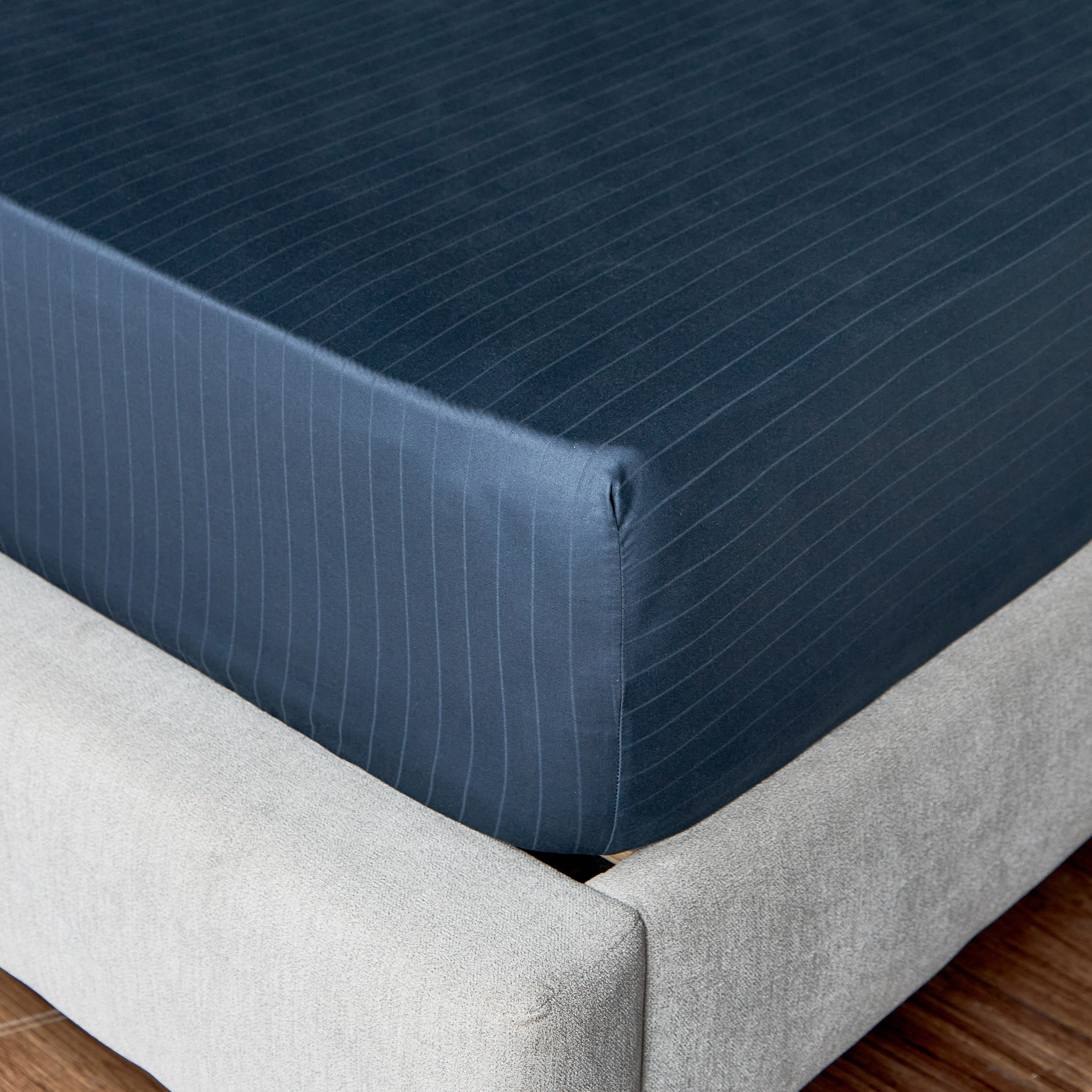 Hampton Cotton Sateen 220 Thread Count Super King Fitted Sheet - 200x205 cm-household-bedding-sheetsandpillowcases-fittedsheets-image-1