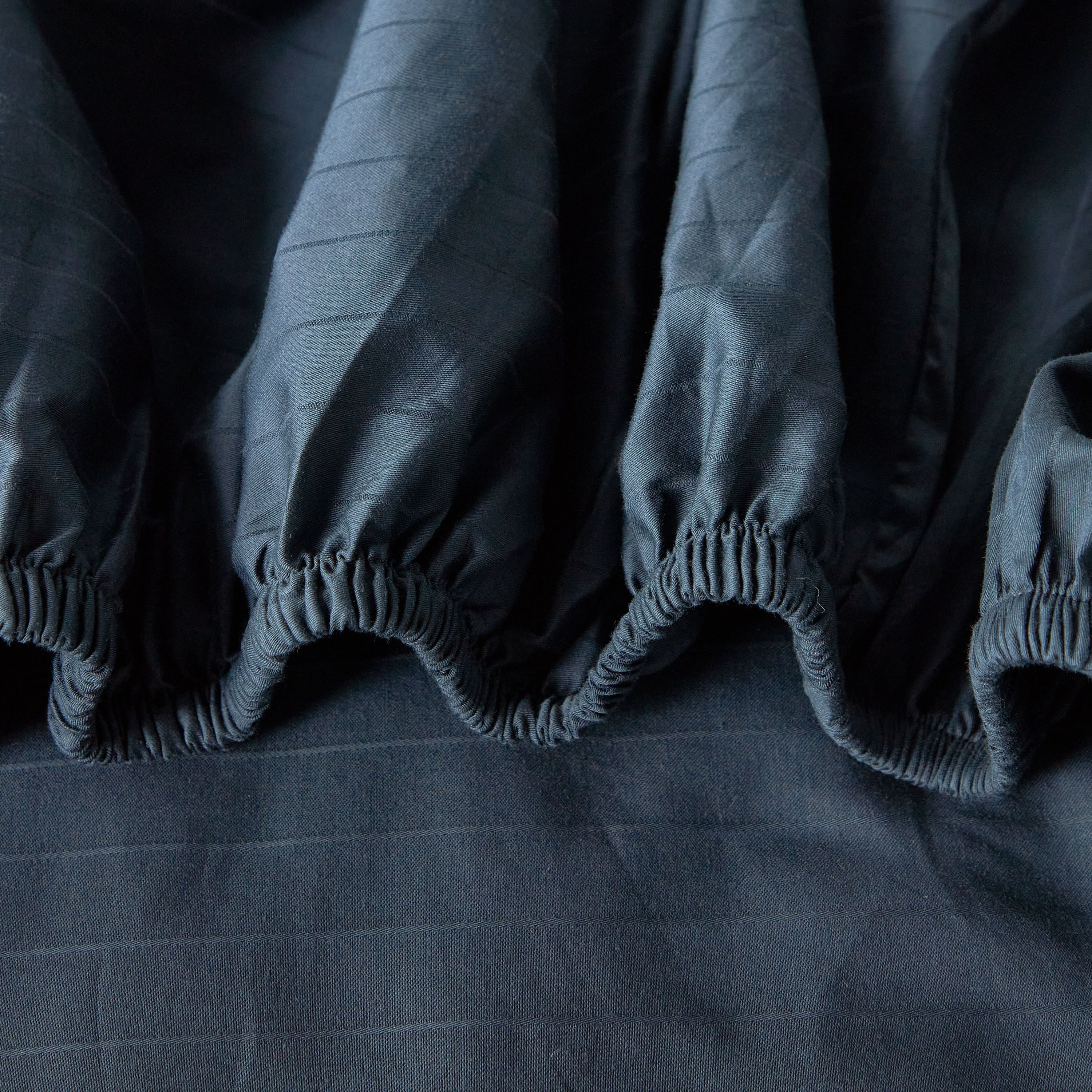 Hampton Cotton Sateen 220 Thread Count Super King Fitted Sheet - 200x205 cm-household-bedding-sheetsandpillowcases-fittedsheets-image-2