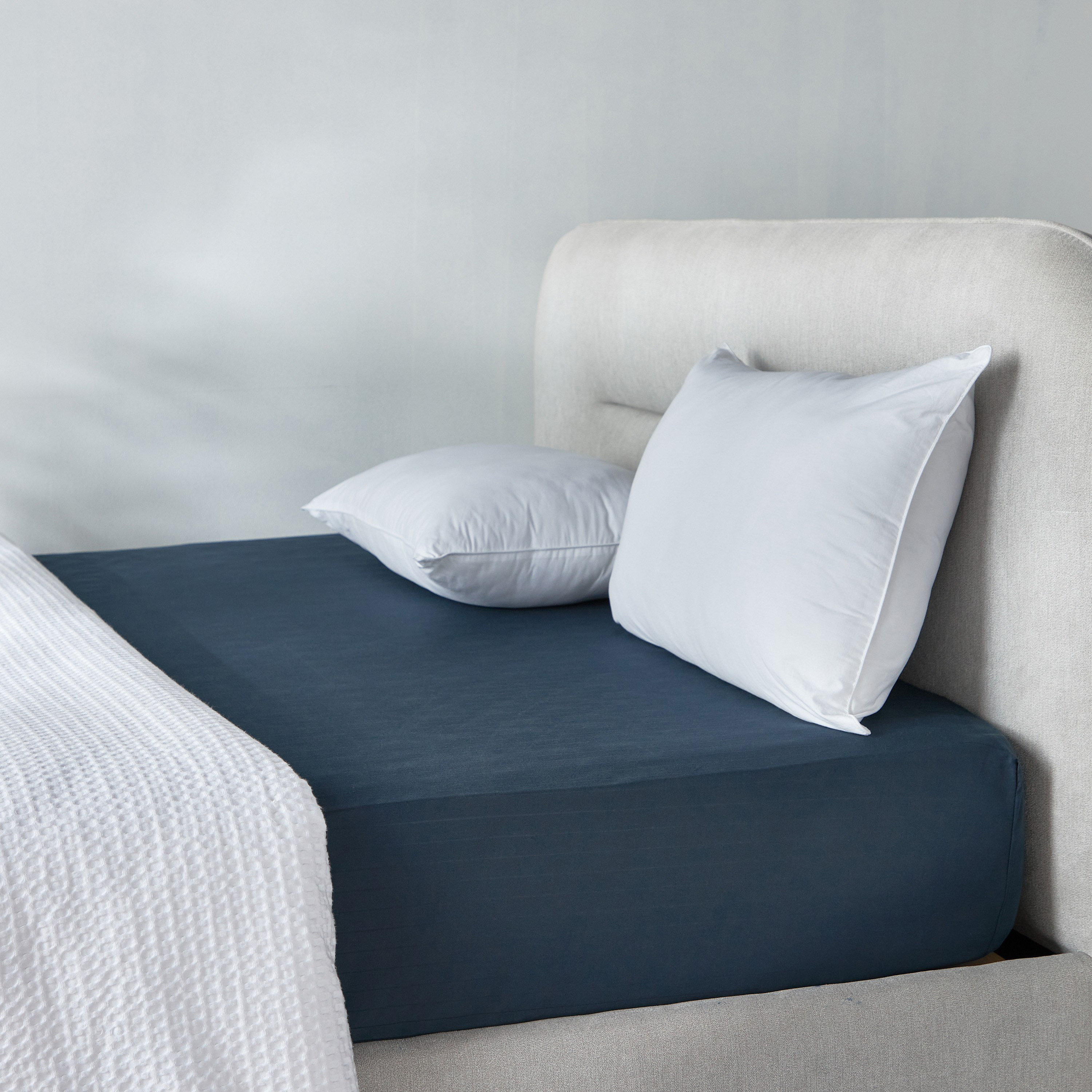 Hampton Cotton Sateen 220 Thread Count Super King Fitted Sheet - 200x205 cm-household-bedding-sheetsandpillowcases-fittedsheets-image-3