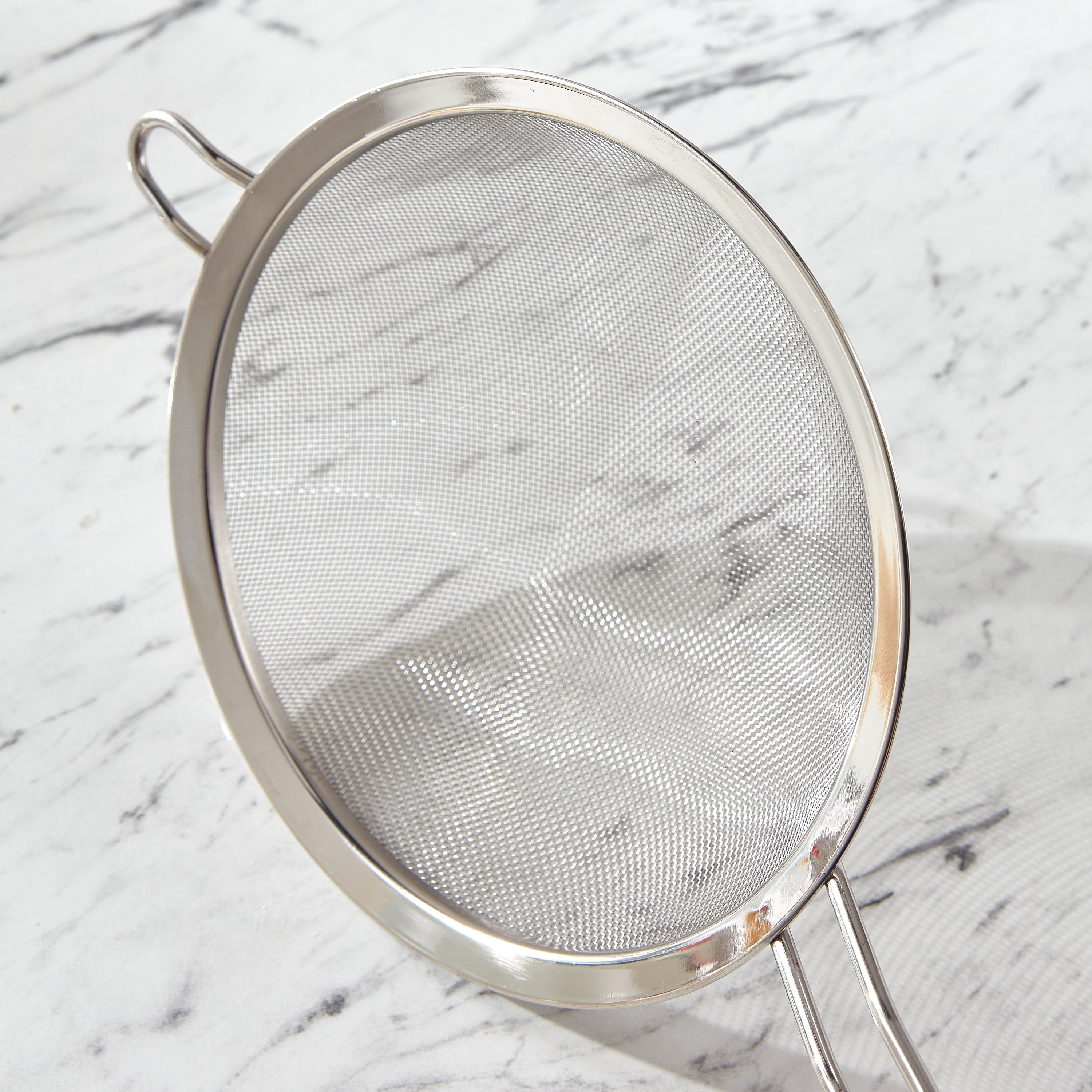 Essential Strainer-household-kitchen-kitchentoolsandutensils-colandersandstrainers-image-2