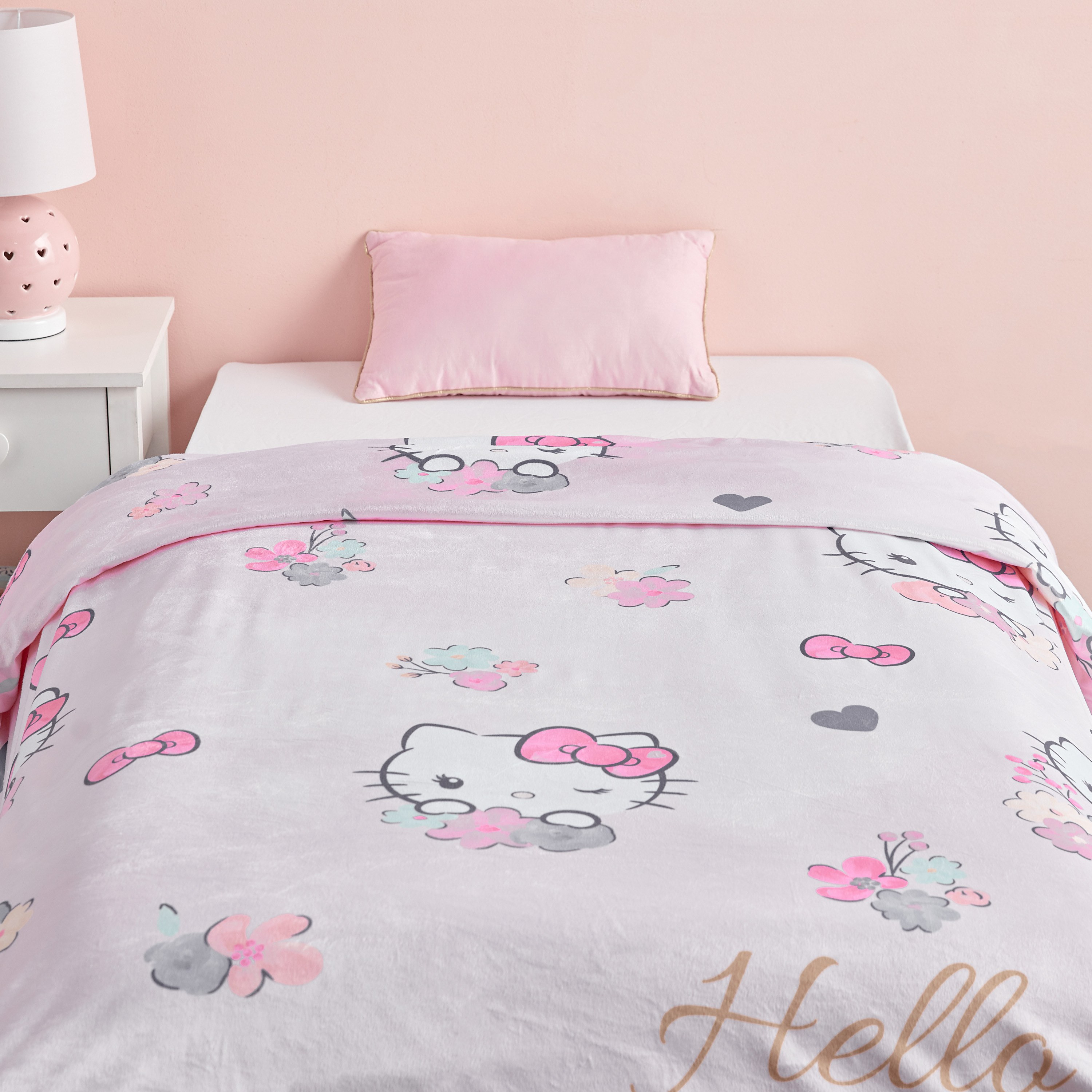 بطانية قطن بطبقتين وتصميم أزهار - هالو كيتي - 150x200 سم-babyandkids-beddingandwindows-bedding-blanketsandquilts-image-1