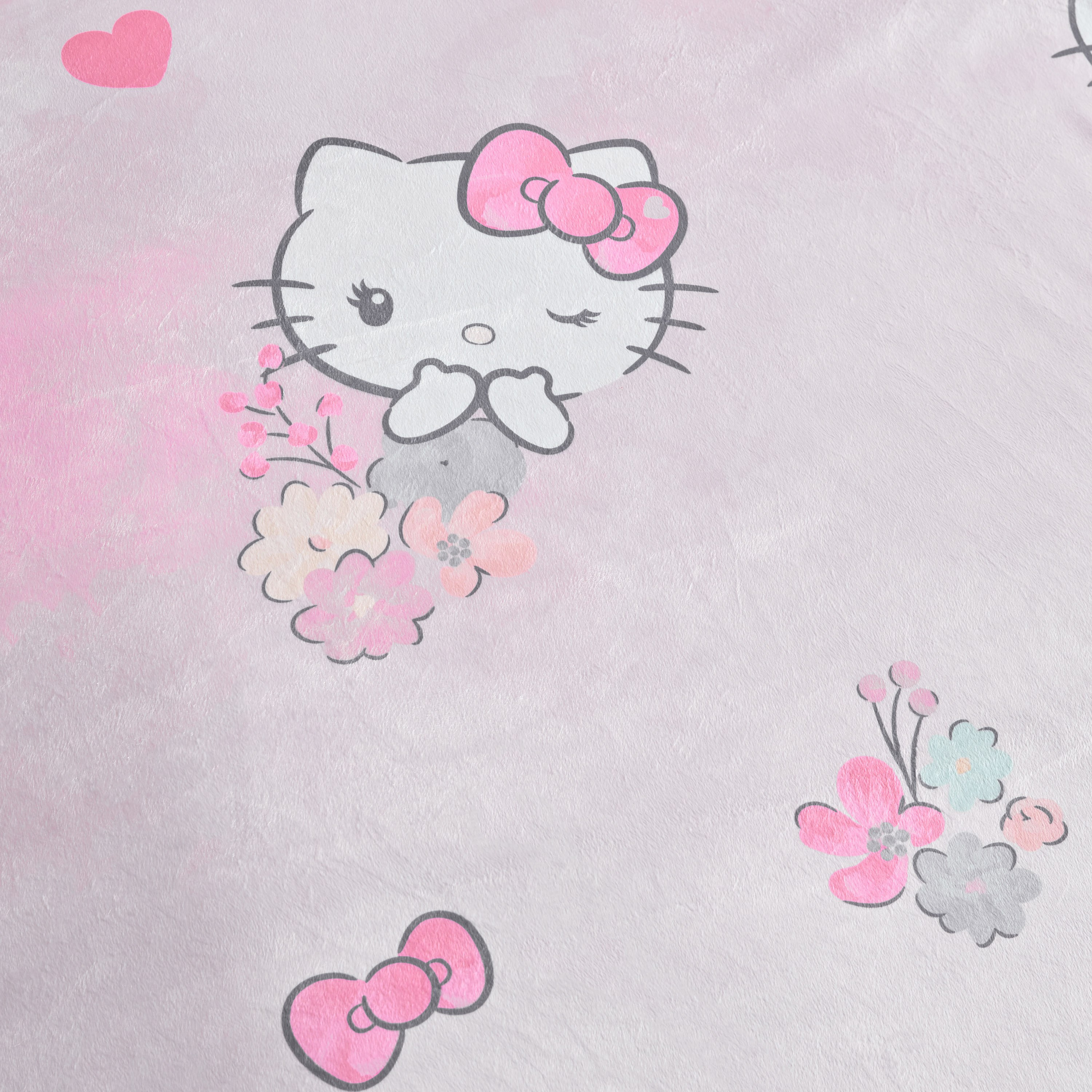بطانية قطن بطبقتين وتصميم أزهار - هالو كيتي - 150x200 سم-babyandkids-beddingandwindows-bedding-blanketsandquilts-image-3