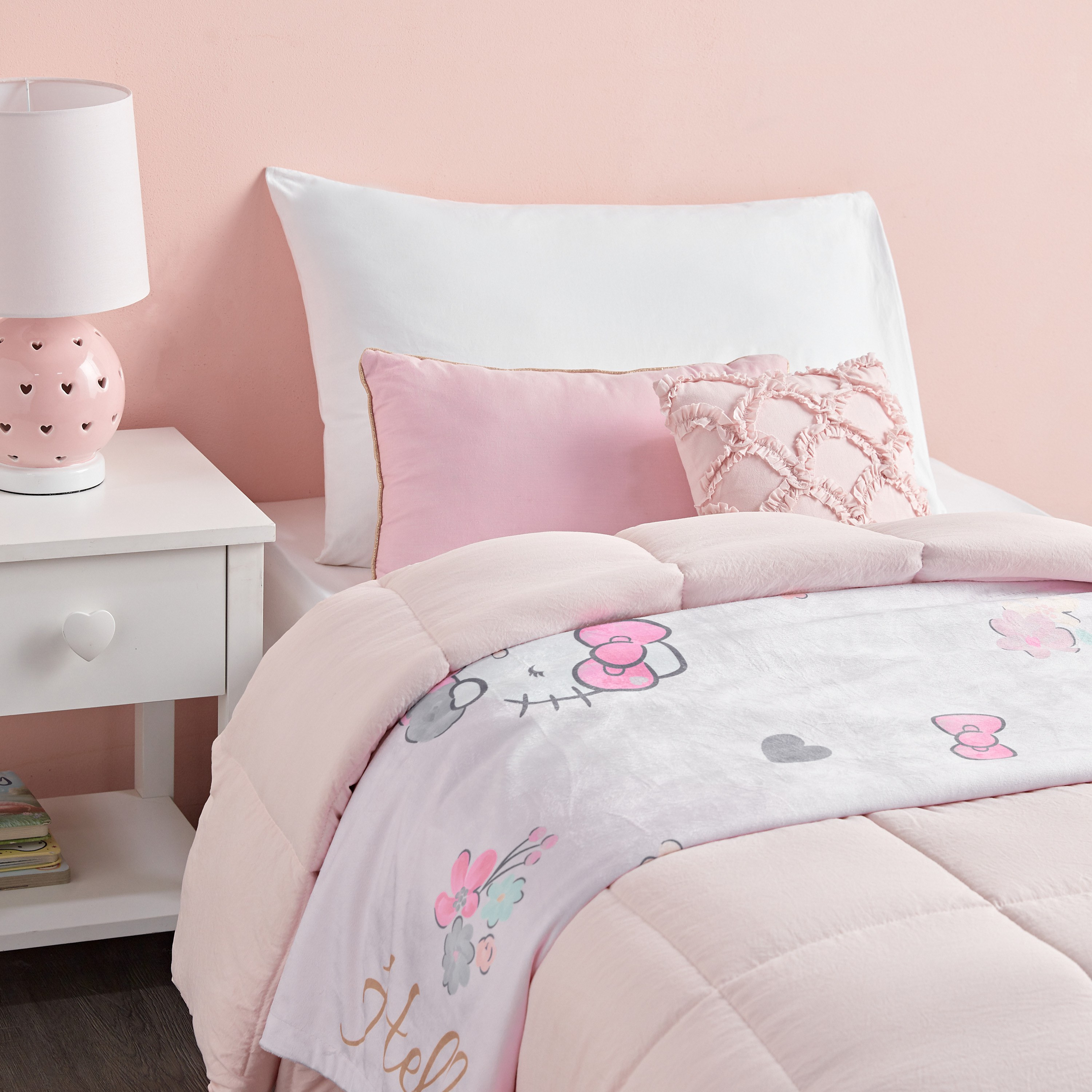 بطانية قطن بطبقتين وتصميم أزهار - هالو كيتي - 150x200 سم-babyandkids-beddingandwindows-bedding-blanketsandquilts-image-4