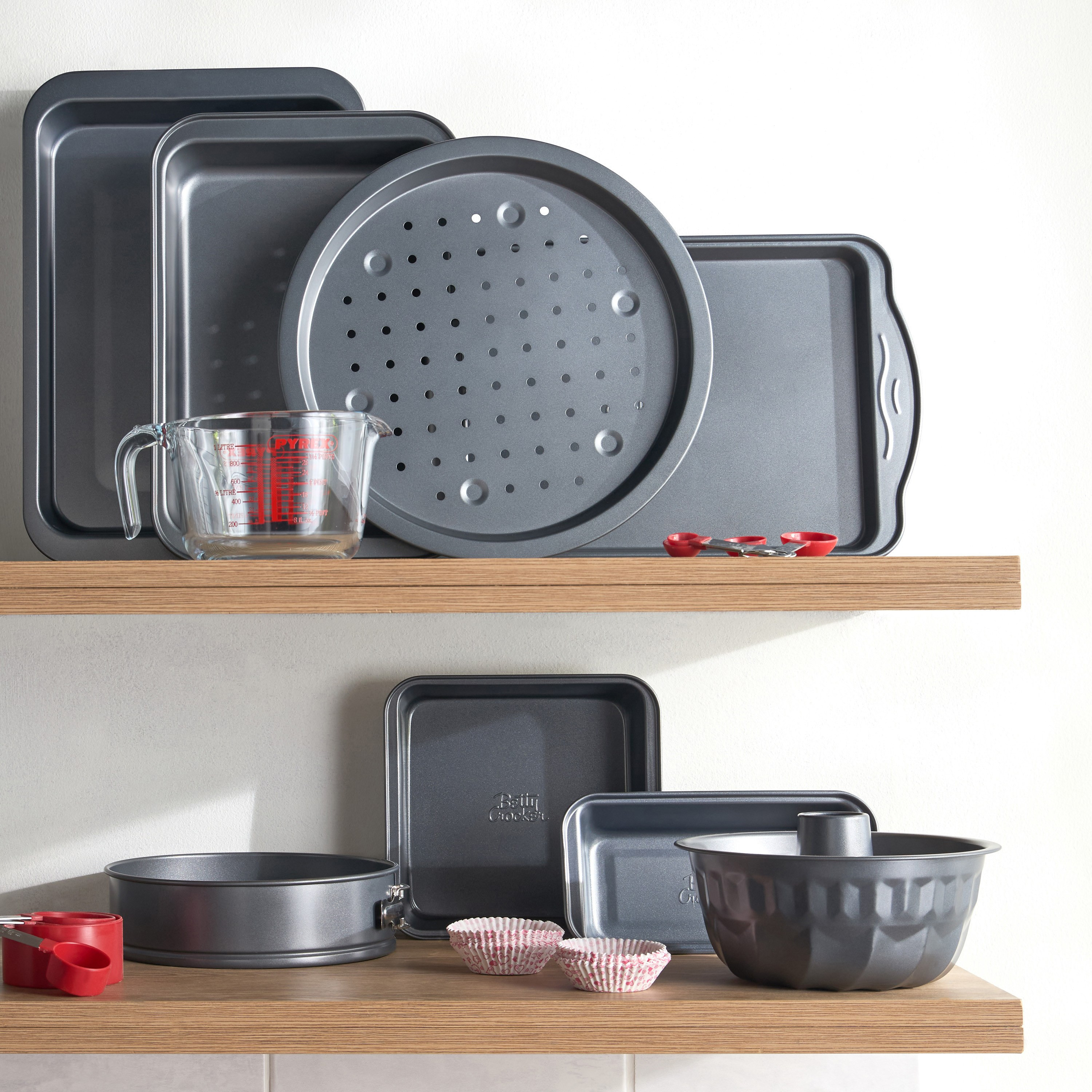 صينية خبز من الفولاذ الكربوني - بيتي كروكر - 22x23 سم-household-kitchen-bakeware-bakingpansandmoulds-image-3
