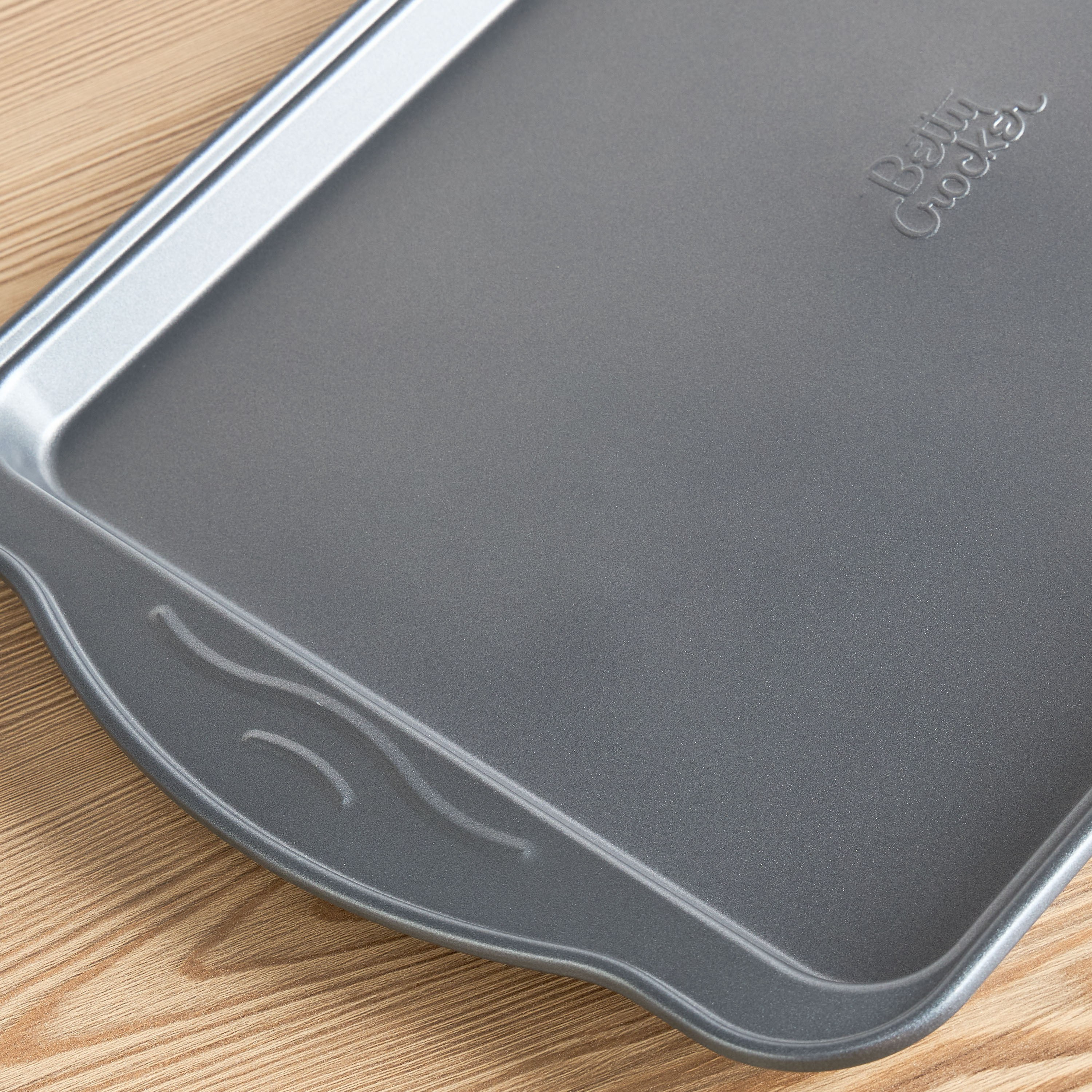 Betty Crocker Carbon Steel Baking Tray - 28x46 cm-household-kitchen-bakeware-bakingpansandmoulds-image-2