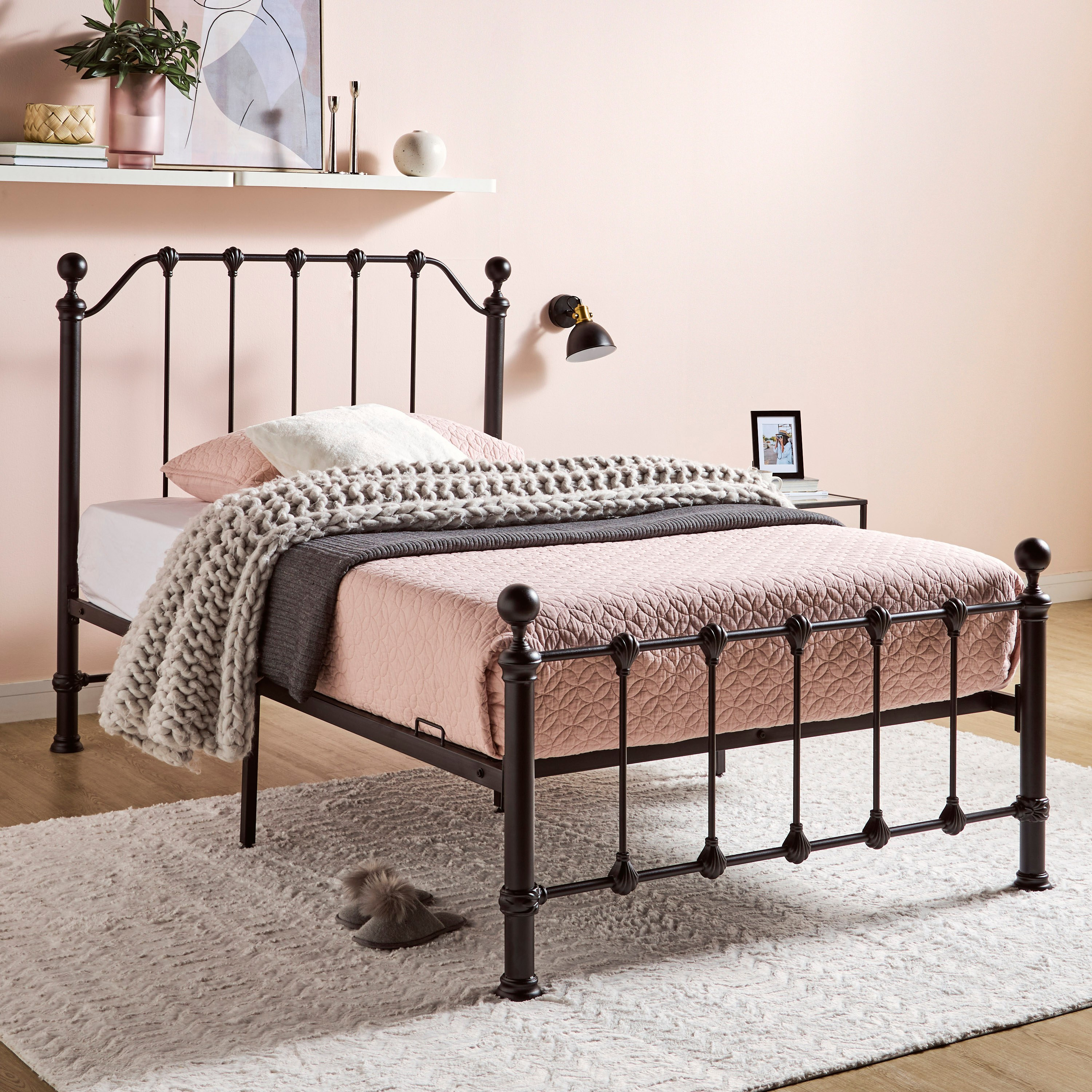 Iron cot hotsell online shopping