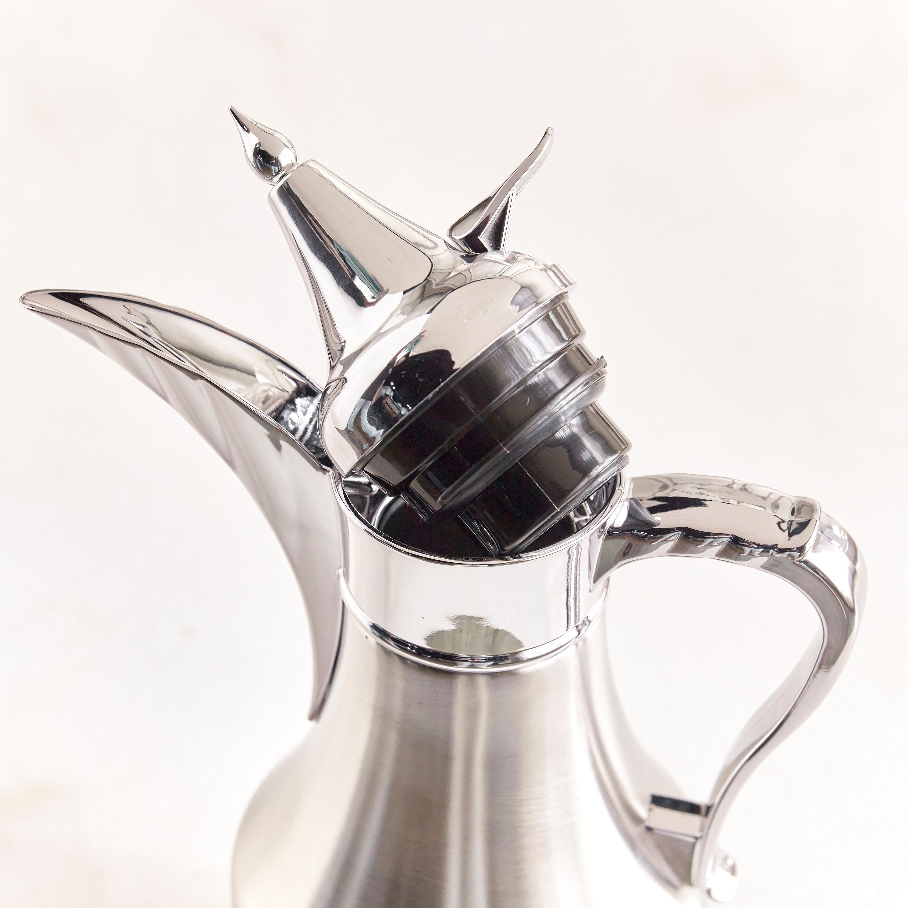 Silver Dallah Flask - 1 L-household-dining-teaandcoffee-vacuumflaskscoffeeandteapots-image-2