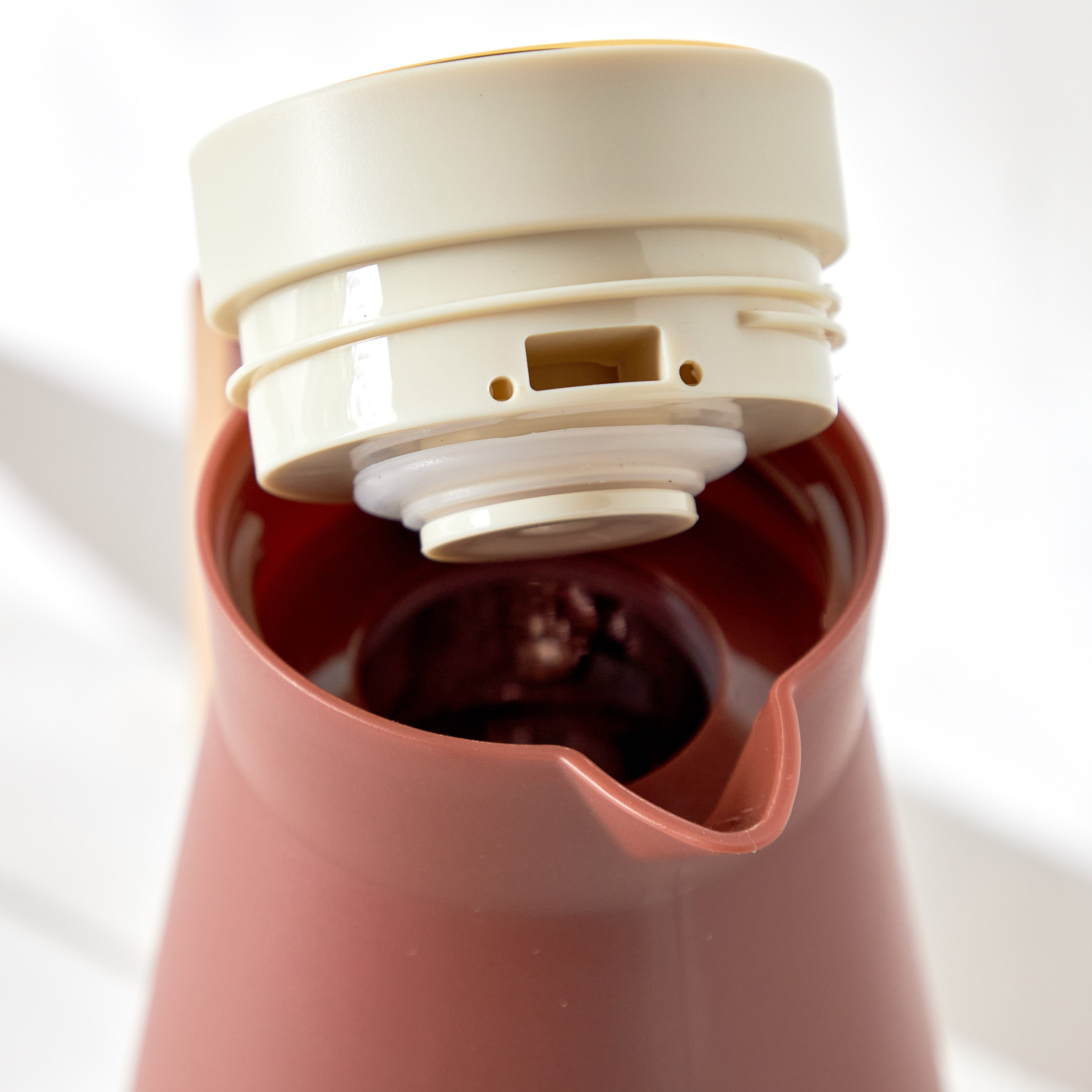 Rue Vacuum Flask - 1 L-household-dining-teaandcoffee-vacuumflaskscoffeeandteapots-image-6