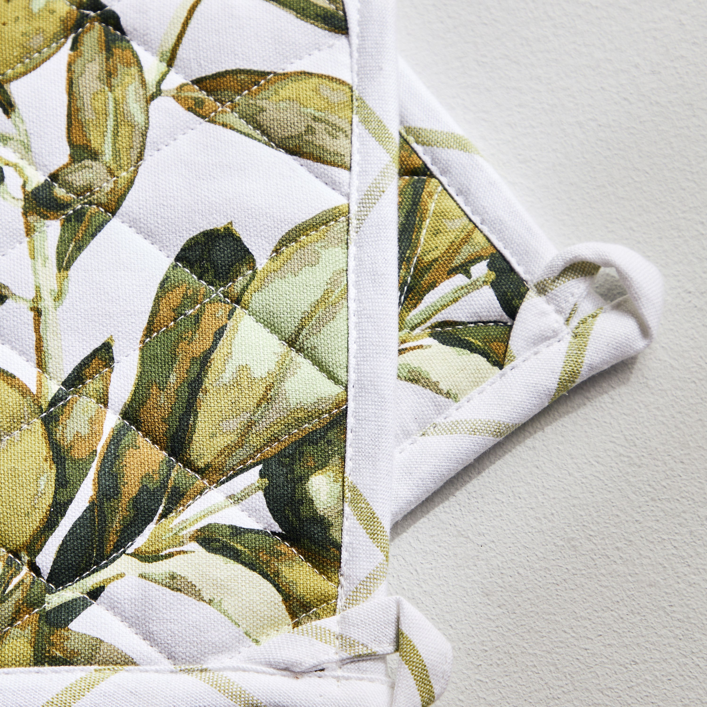 Olivia Pot Holder - Set of 2-household-kitchen-kitchenlinen-apronsmittsandpotholders-image-2