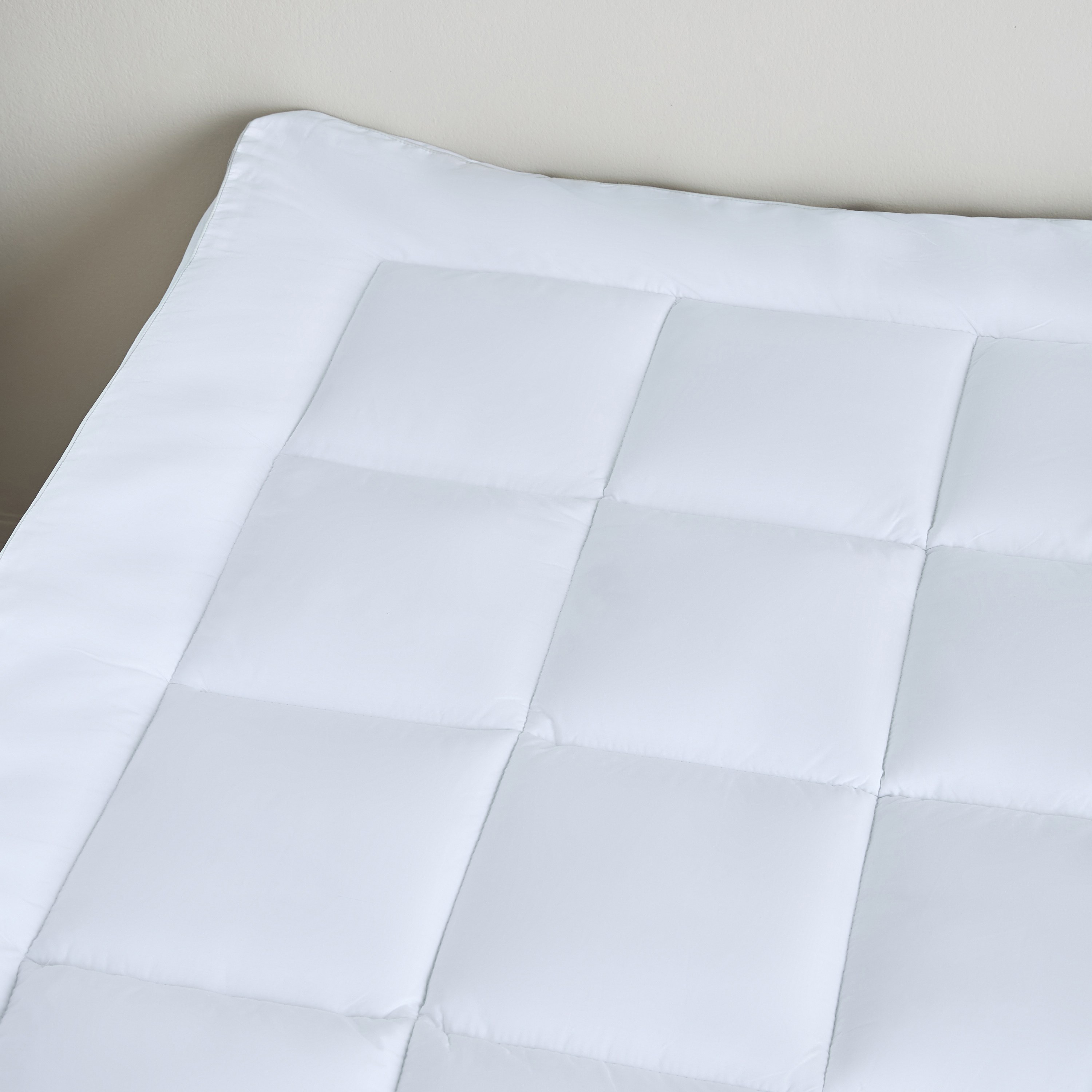 Lucent Plus Premium Down Alternative Single Mattress Topper - 90x200x8 cm-household-bedding-mattresstoppersandprotectors-mattresstoppers-image-2
