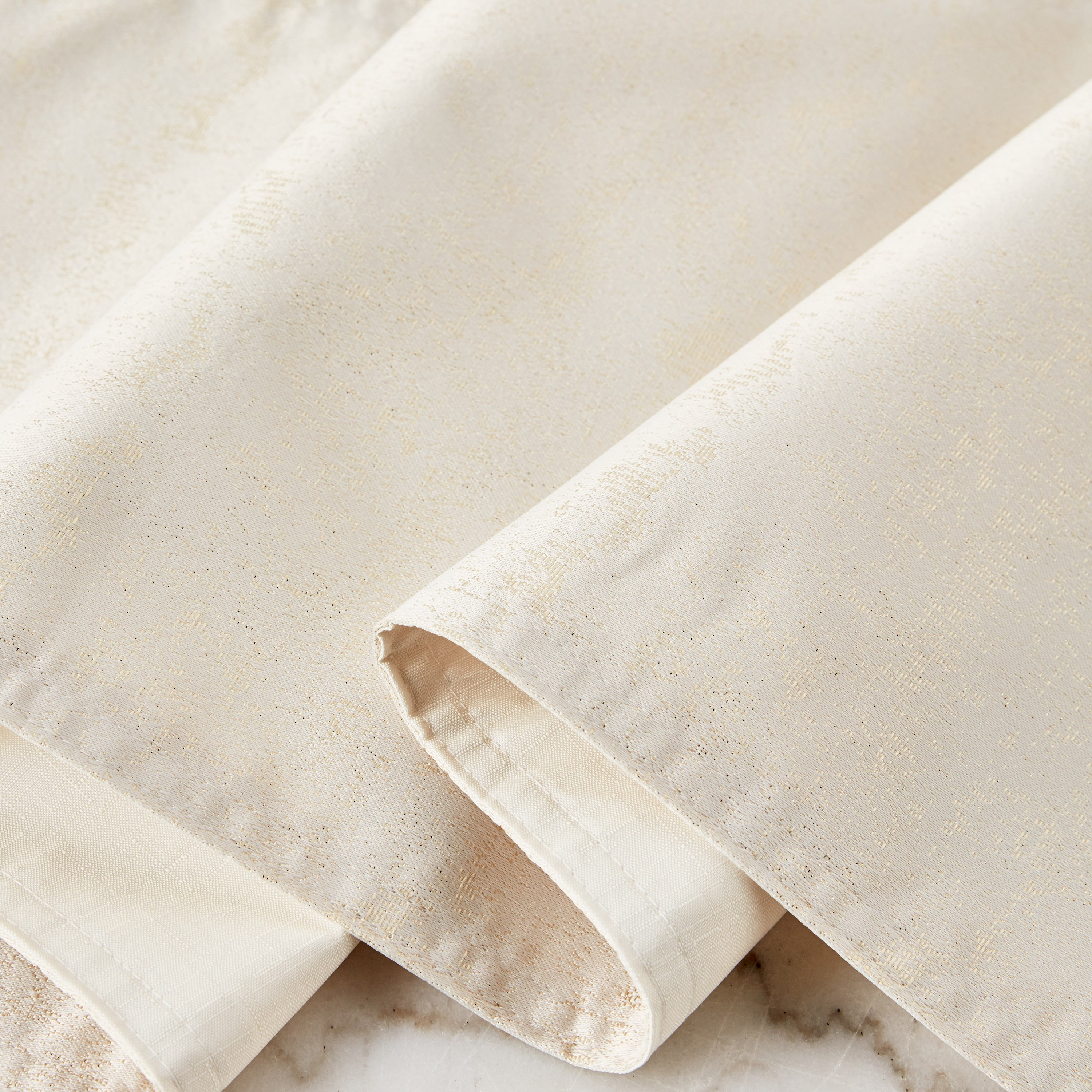 مفرش طاولة - سباركل - 120 سم-household-dining-tablelinen-runnersandtablecovers-image-2