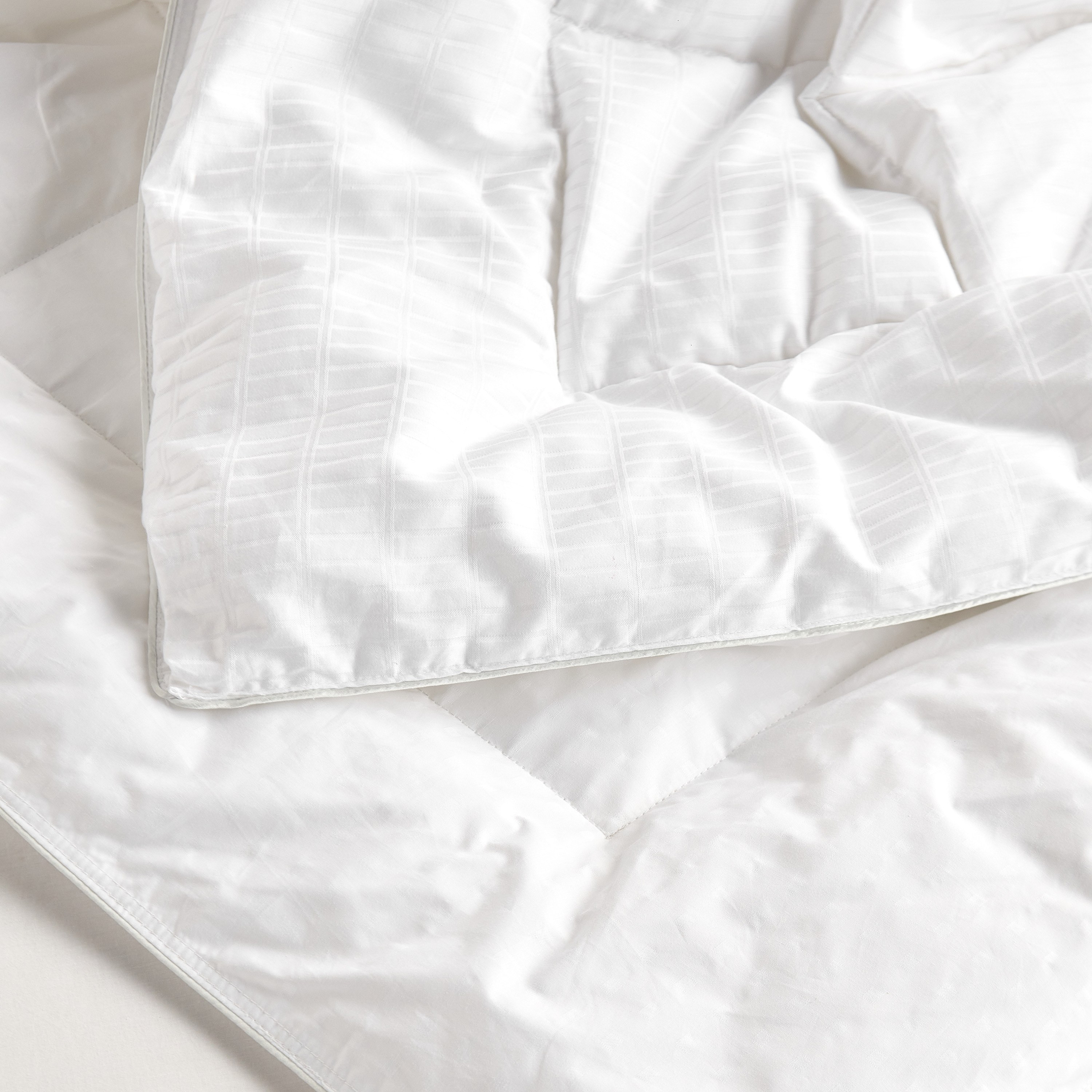 Active Anti-Allergy Hollow Fiber Light Warm King Duvet - 230x220 cm-household-bedding-duvetandcovers-duvets-image-4