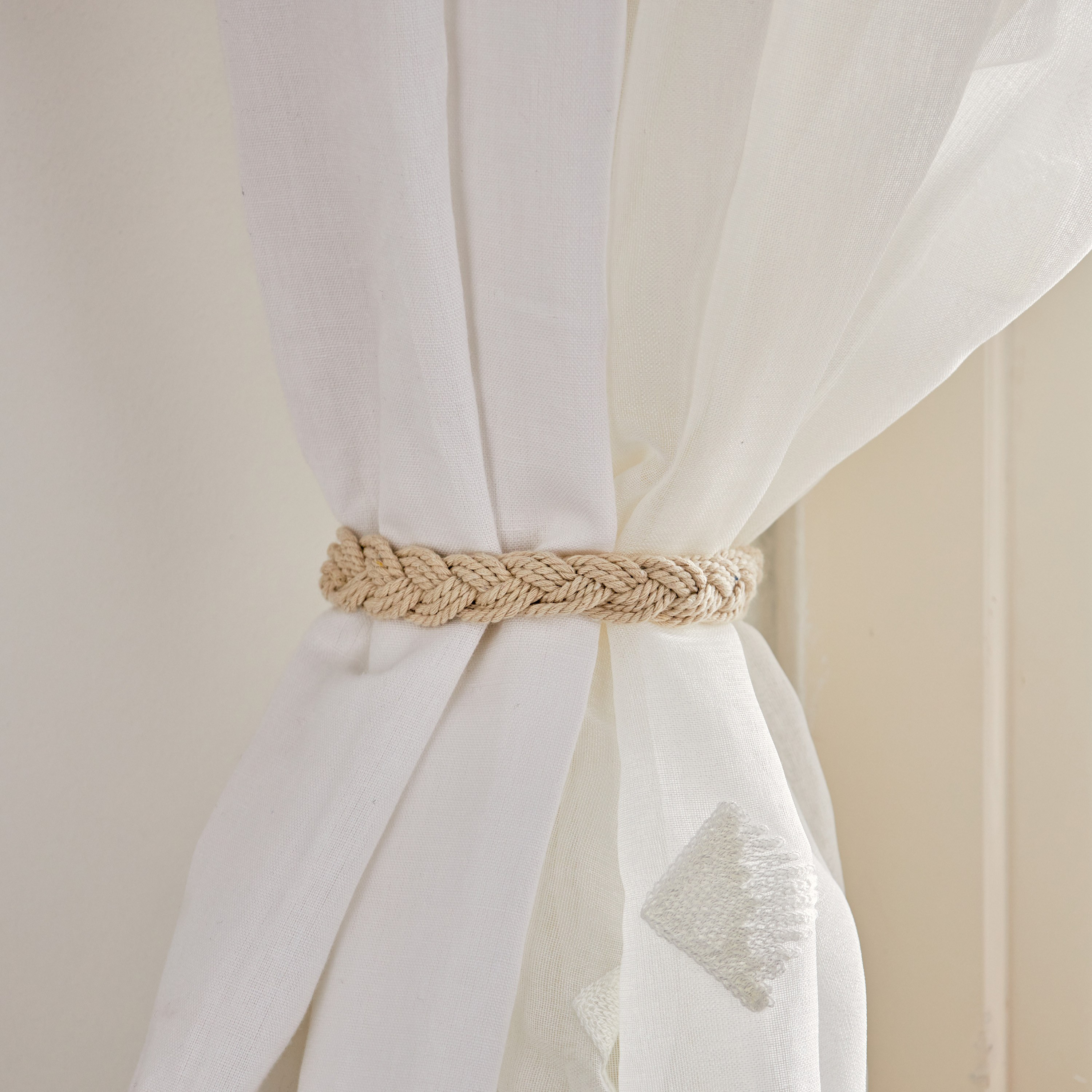 Cheval Curtain Tieback - 40 cm-household-windows-curtainrodsandaccessories-windowaccessories-image-1
