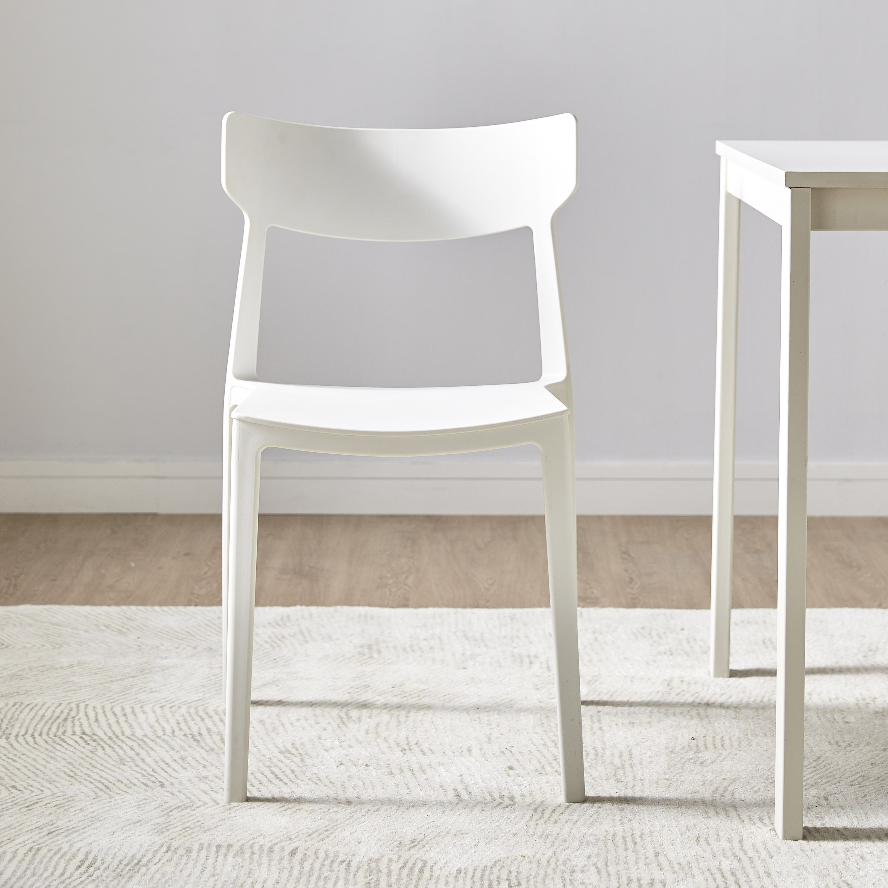 Iconic Dining Chair-furniture-diningroom-chairsandbenches-image-2