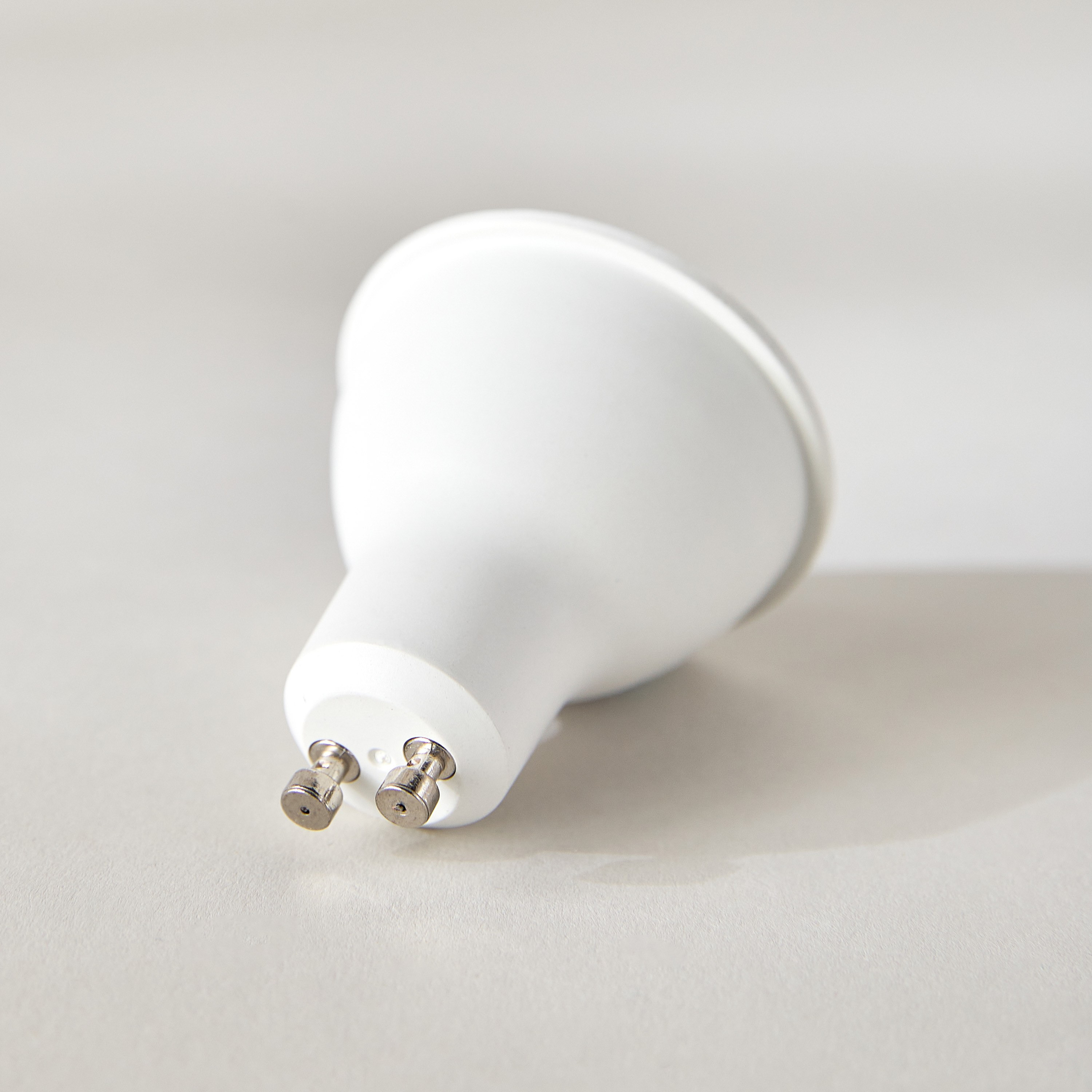 لمبة إل إي دي GU10 - ضوء دافئ 5 واط 500 لومن-household-lighting-bulbsandbatteries-bulbs-image-3