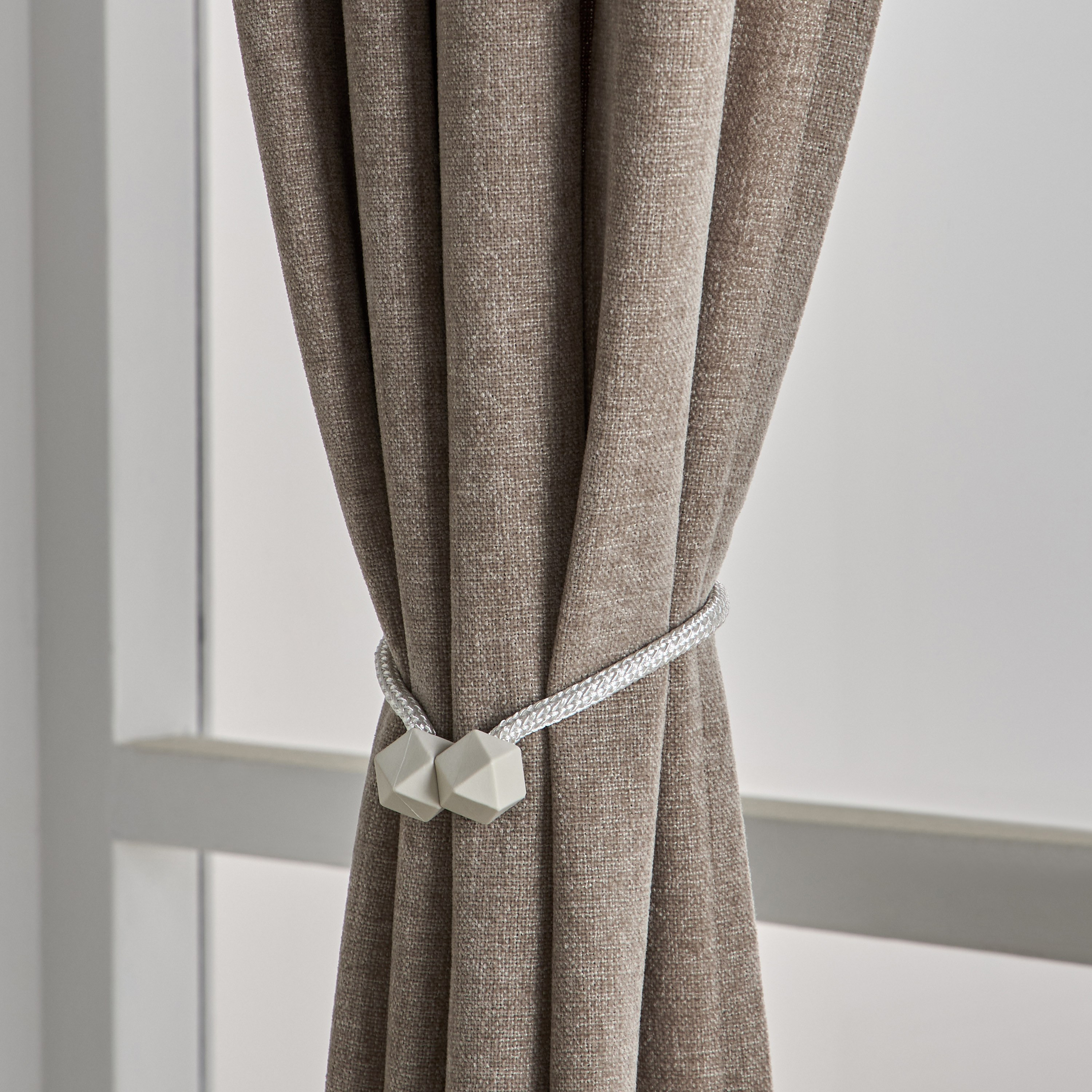 Geometric 2-Piece Curtain Tieback Set - 45 cm-household-windows-curtainrodsandaccessories-windowaccessories-image-1
