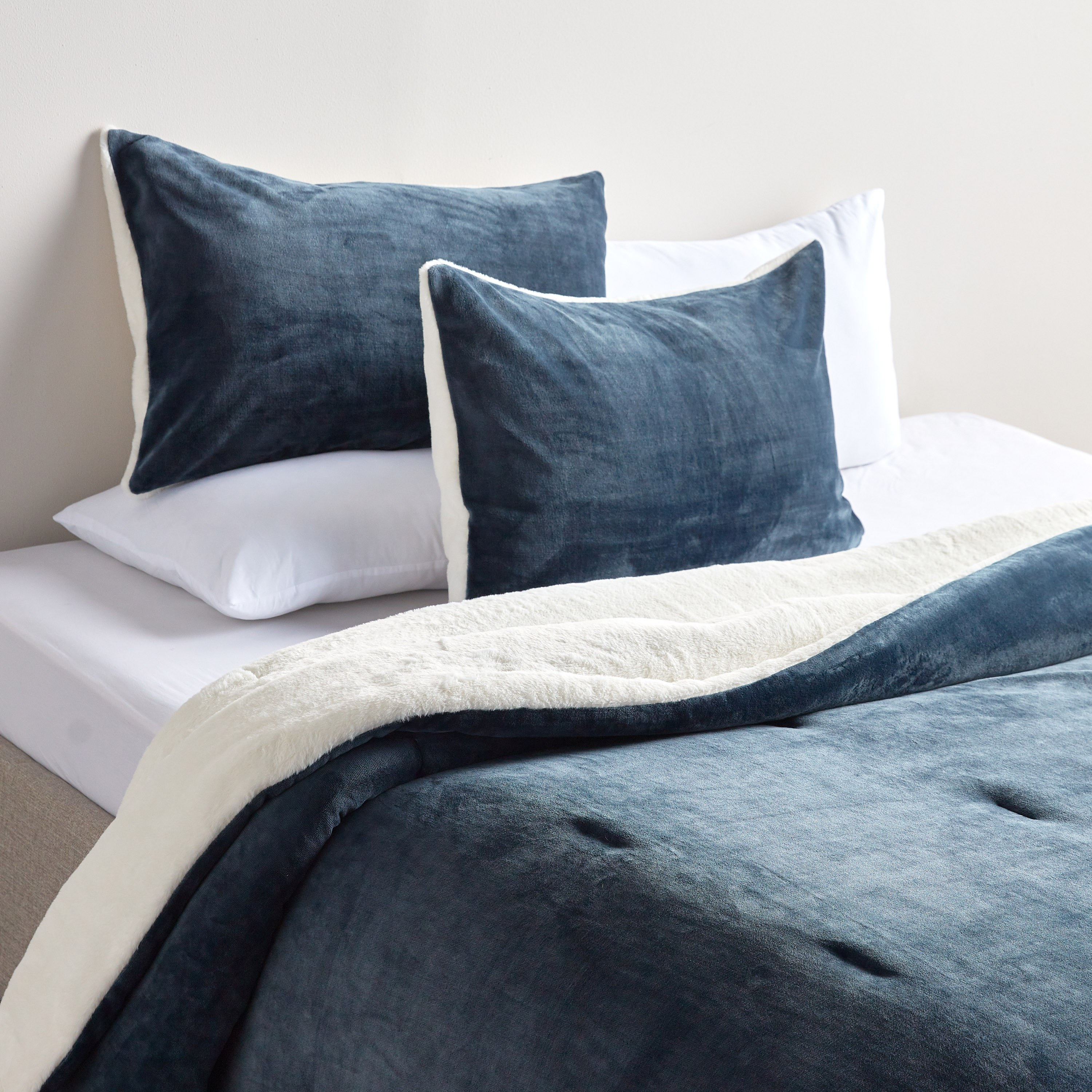 Opal Solid Flannel 3-Piece King Comforter Set - 240x260 cm-household-bedding-comfortersandbedspreads-comforters-image-1