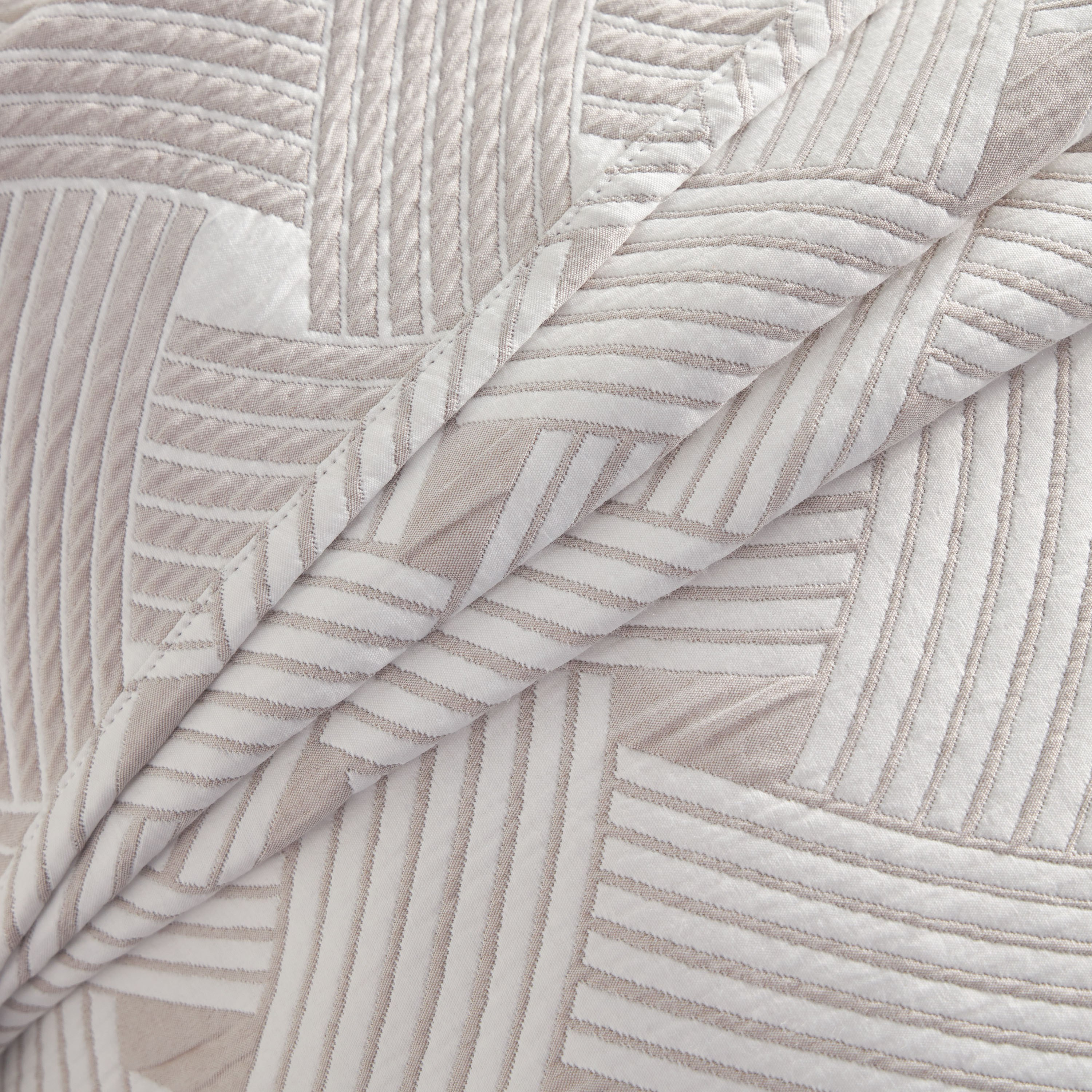 Zuri King Bedspread - 220x240 cm-household-bedding-comfortersandbedspreads-bedspreads-image-4