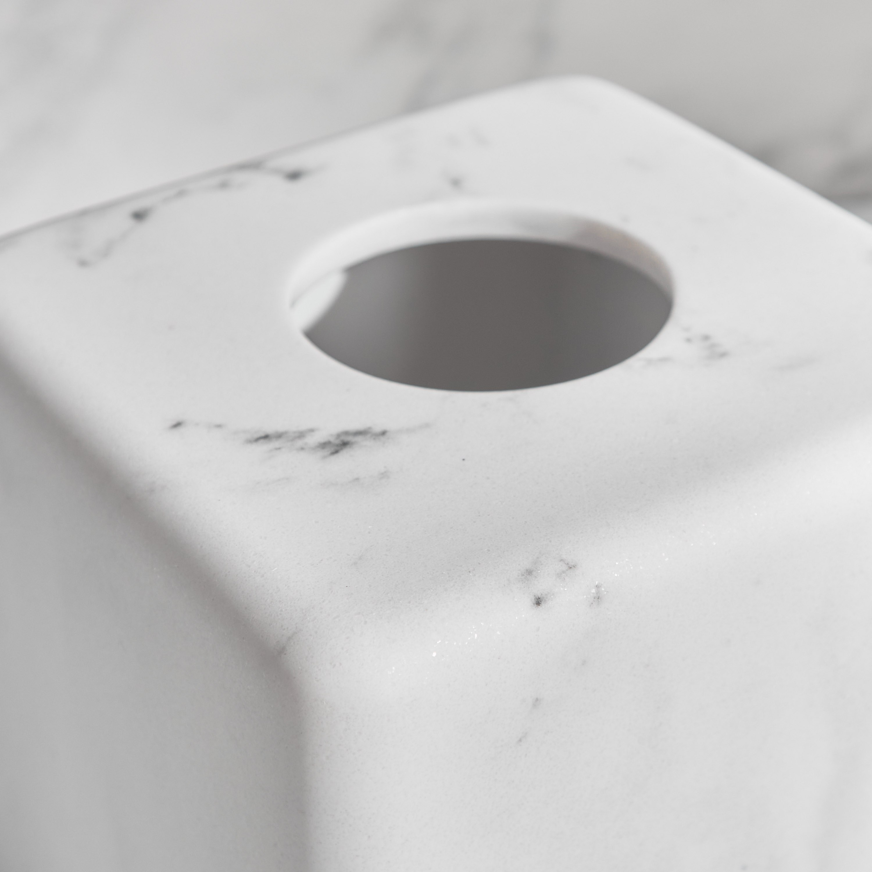 Sofia Tissue Holder-household-bathandlaundry-bathaccessories-tissueboxesandcottonjars-image-3
