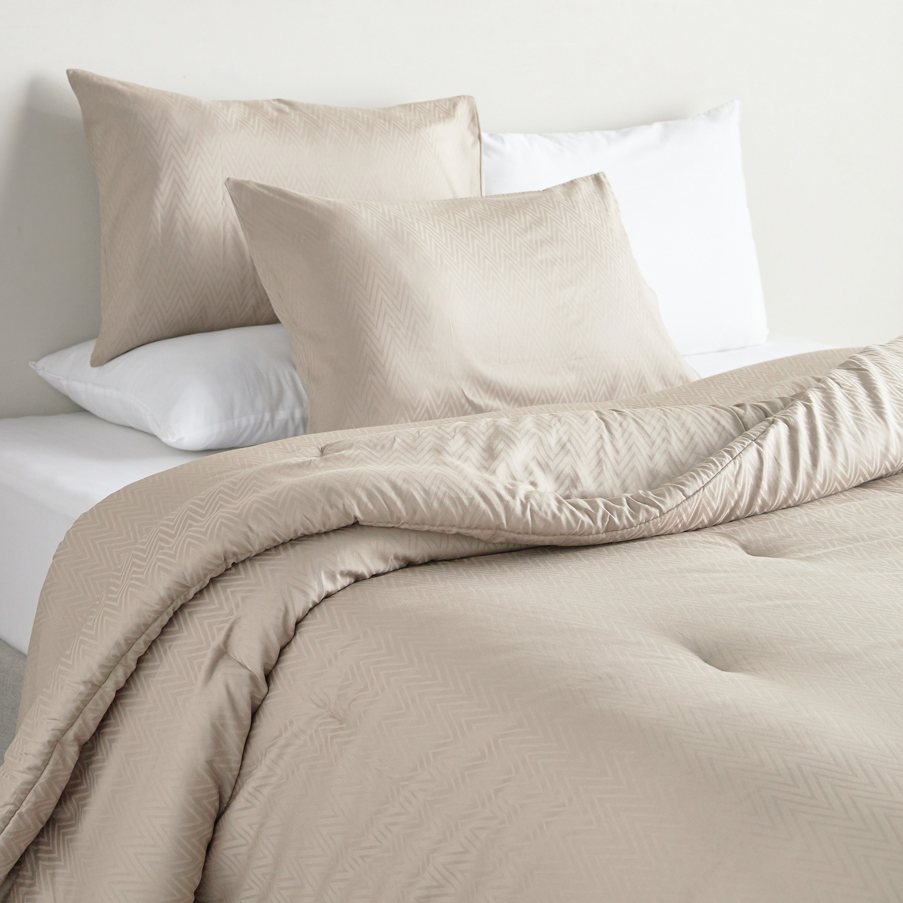 Aspen Cotton Bamboo Sateen Jacquard 300 Thread Count 3-Piece Full Comforter Set - 160x240 cm-household-bedding-comfortersandbedspreads-comforters-image-1