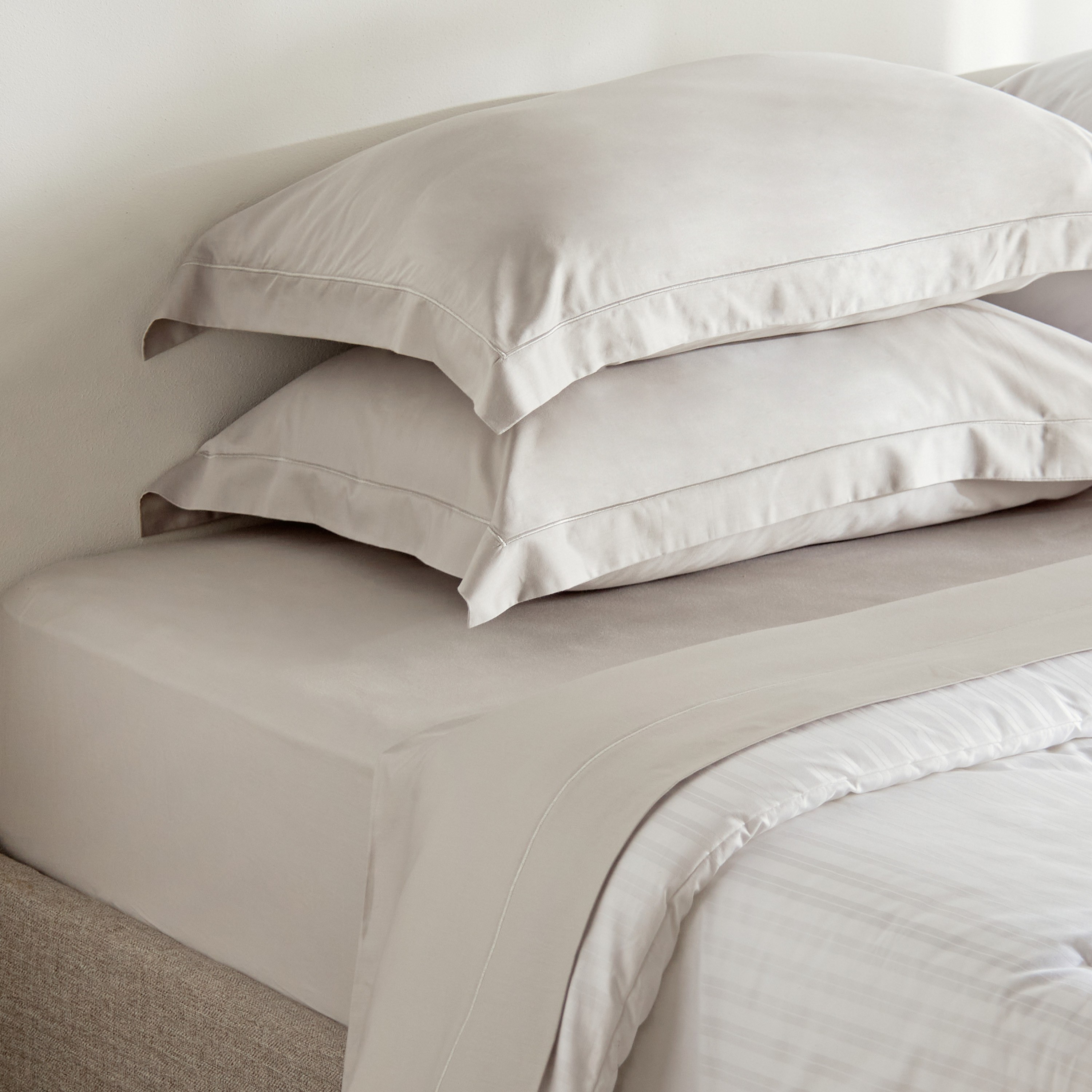 Aspen Cotton Bamboo Sateen 300 Thread Count Super King Fitted Sheet - 200x205 cm-household-bedding-sheetsandpillowcases-fittedsheets-image-4