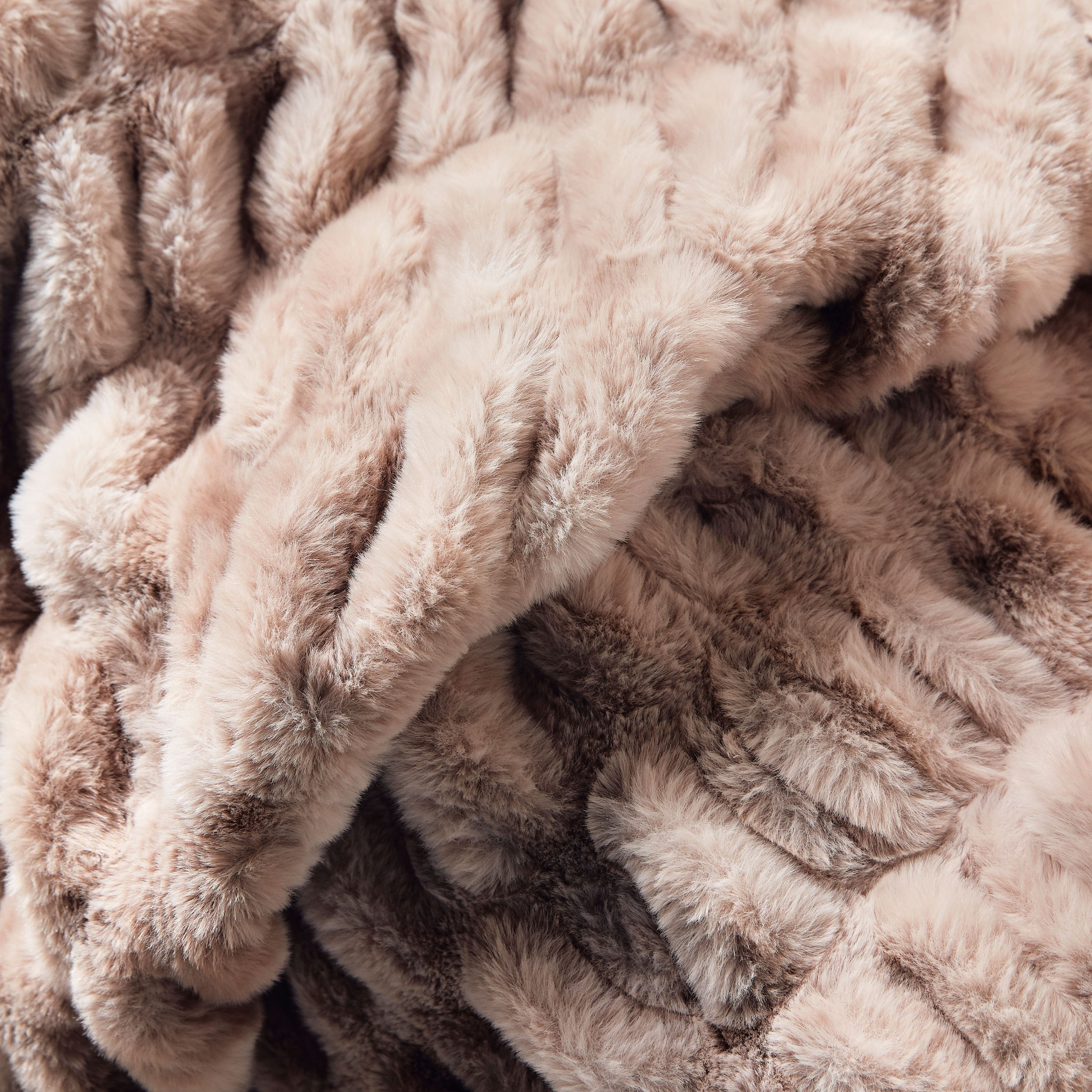 Trieste Rabbit Fur Blanket - 150x200 cm-household-cushionsandthrows-throwsandblankets-blankets-image-2