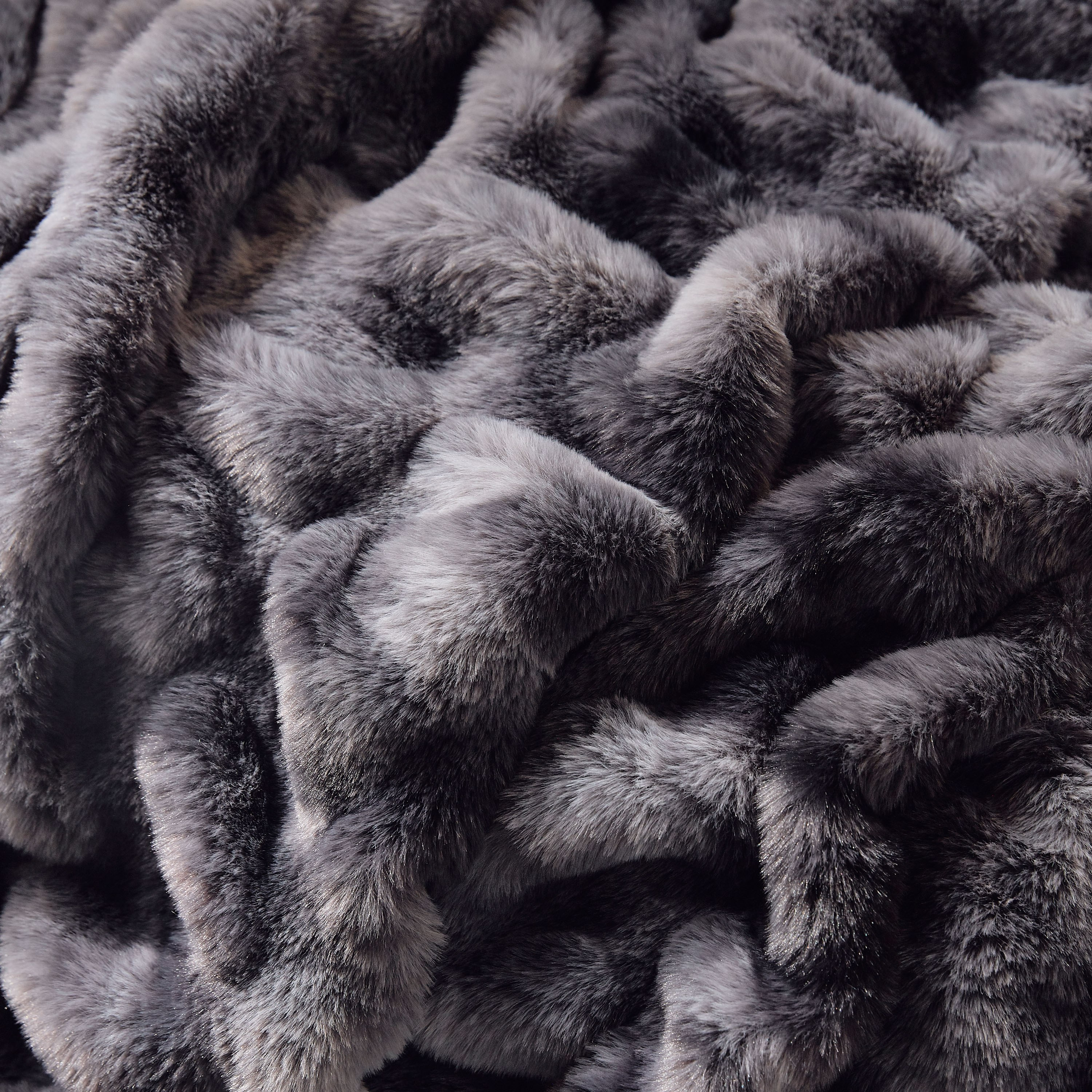 Trieste Rabbit Fur Blanket - 150x200 cm-household-cushionsandthrows-throwsandblankets-blankets-image-2