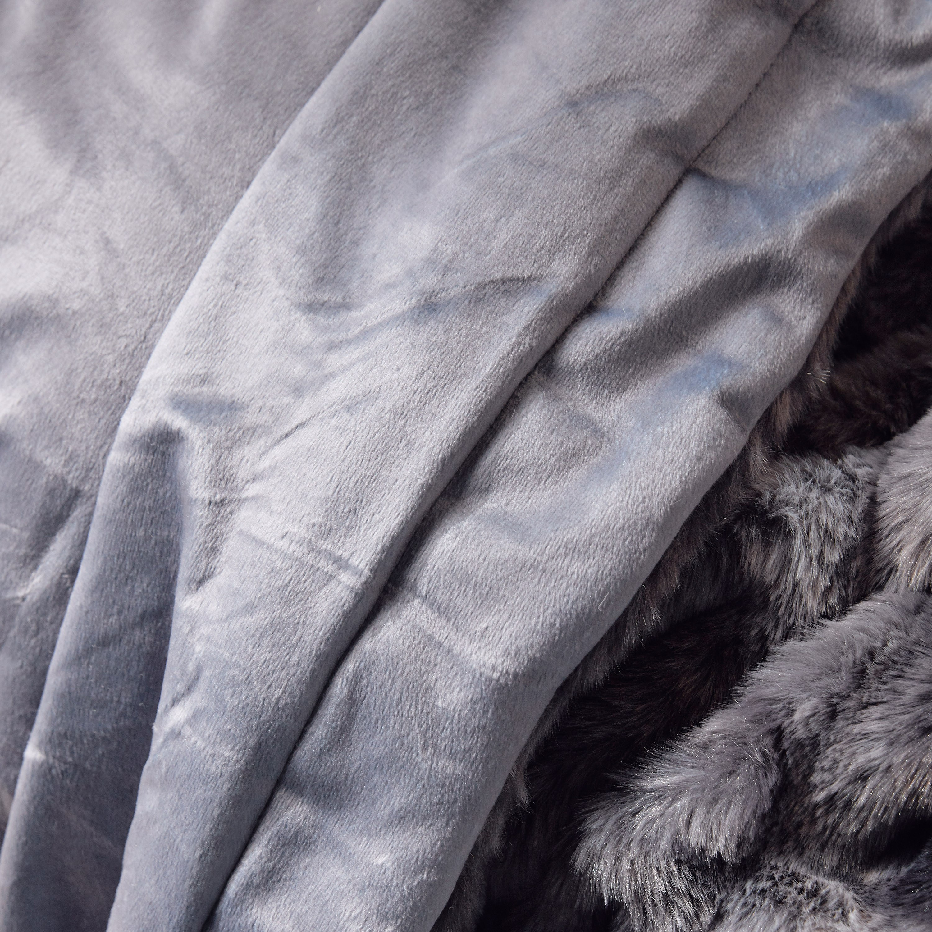 Trieste Rabbit Fur Blanket - 150x200 cm-household-cushionsandthrows-throwsandblankets-blankets-image-3