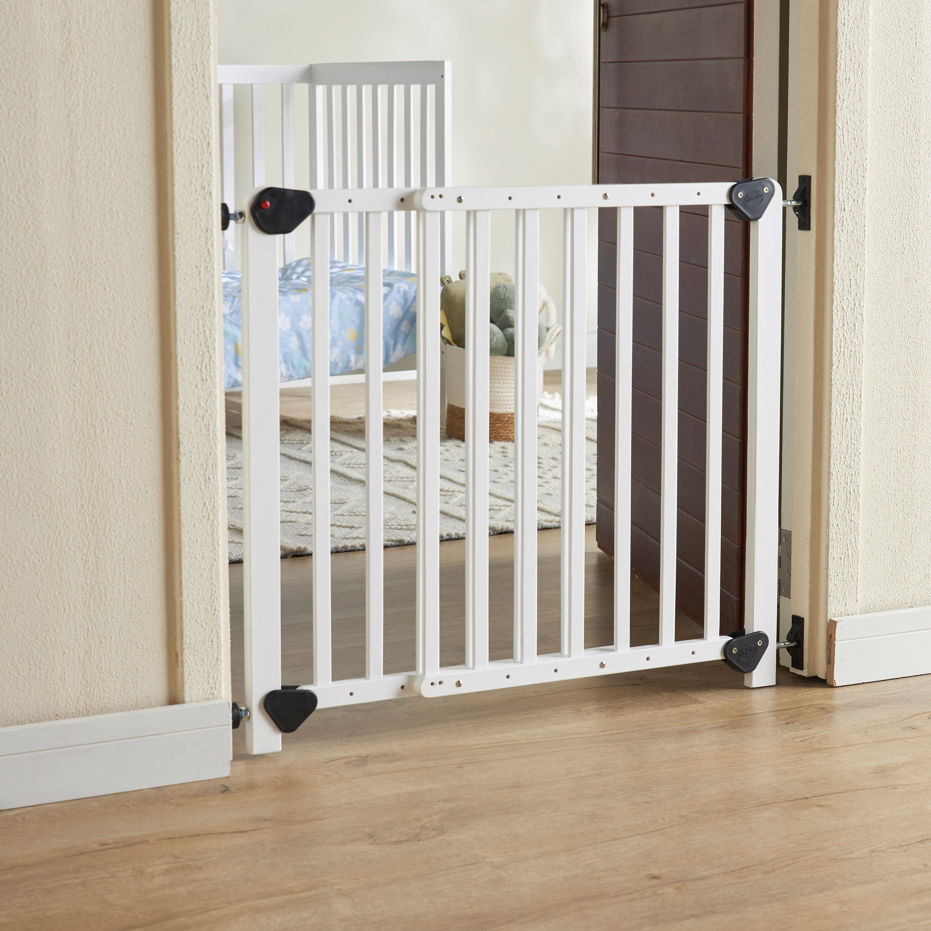 Tv gate hot sale for baby