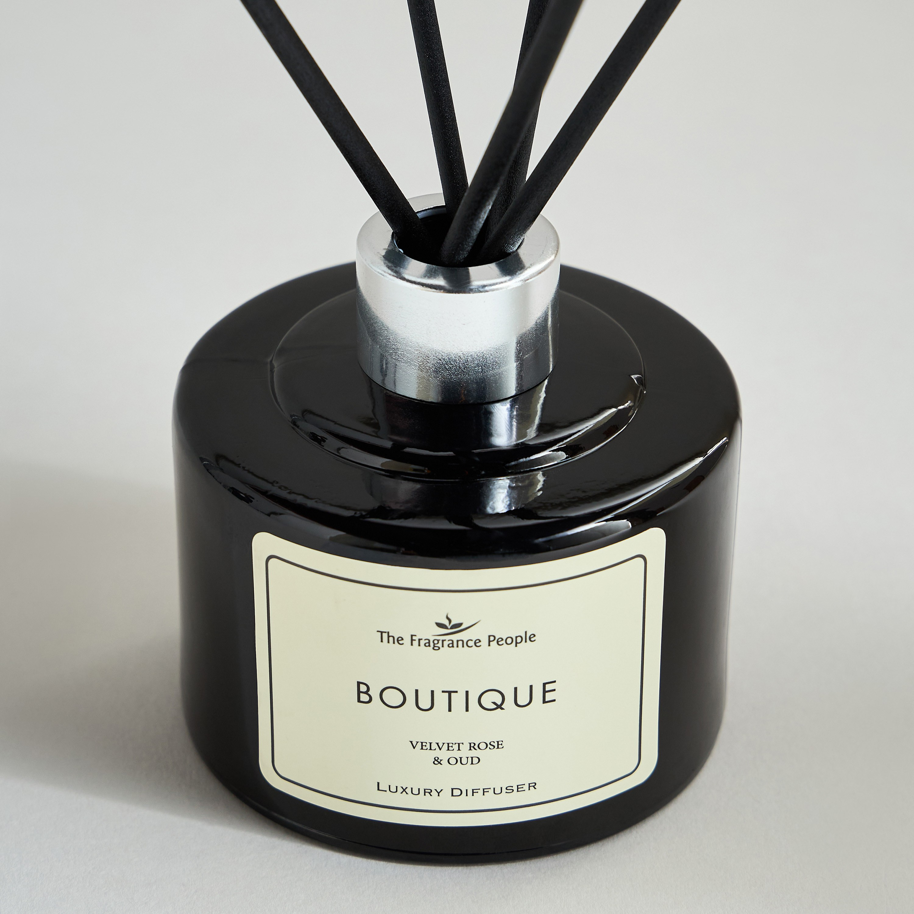 Boutique Black Velvet Rose & Oud Reed Diffuser - 200 ml-household-homefragrance-reeddiffusers-image-2