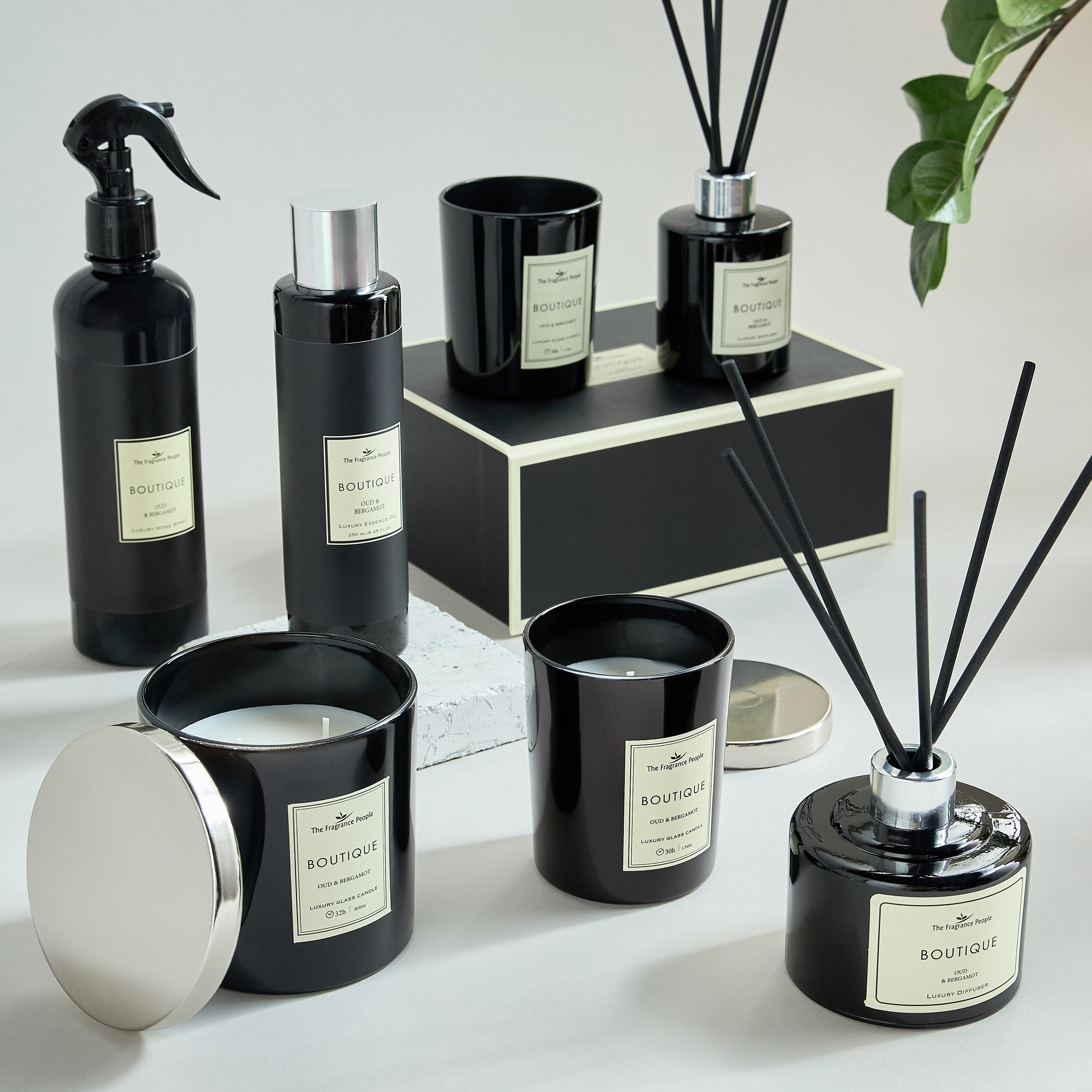 Boutique Black Oud and Bergamot Scented Jar Candle - 30 h-household-homefragrance-candles-image-3