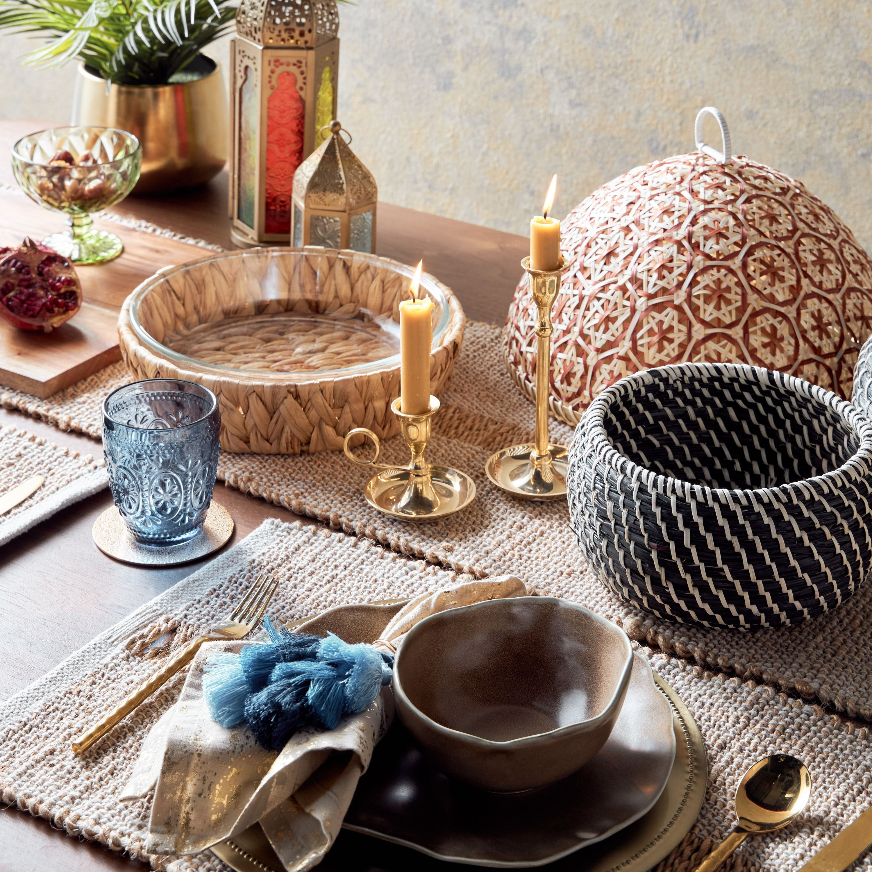 Sami Glass Bowl in Water Hyacinth Tray - 27 cm-household-dining-dinnerware-bowls-image-4