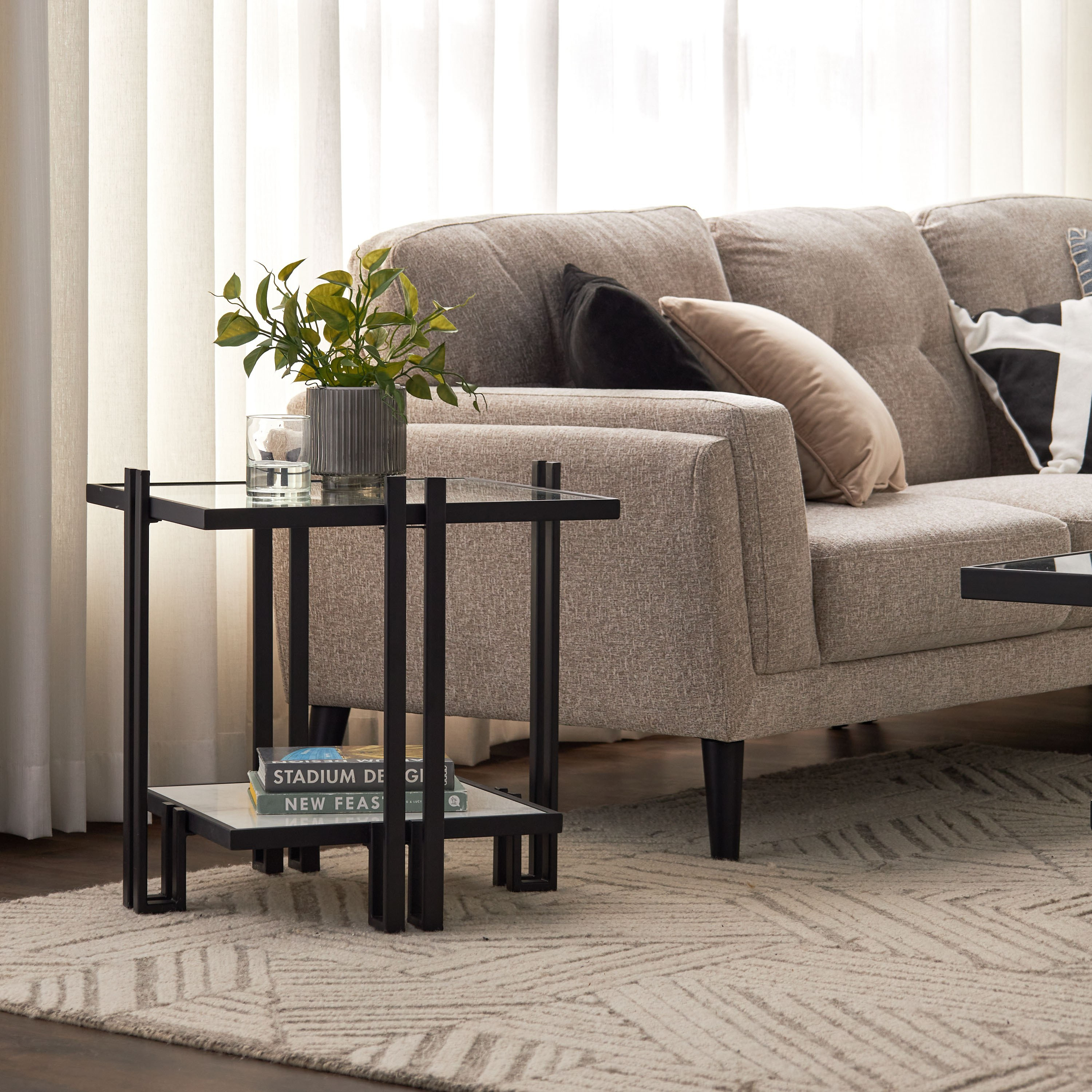 طاولة جانبية بسطح زجاجي - بيتسي-furniture-livingroom-sideandendtables-image-6