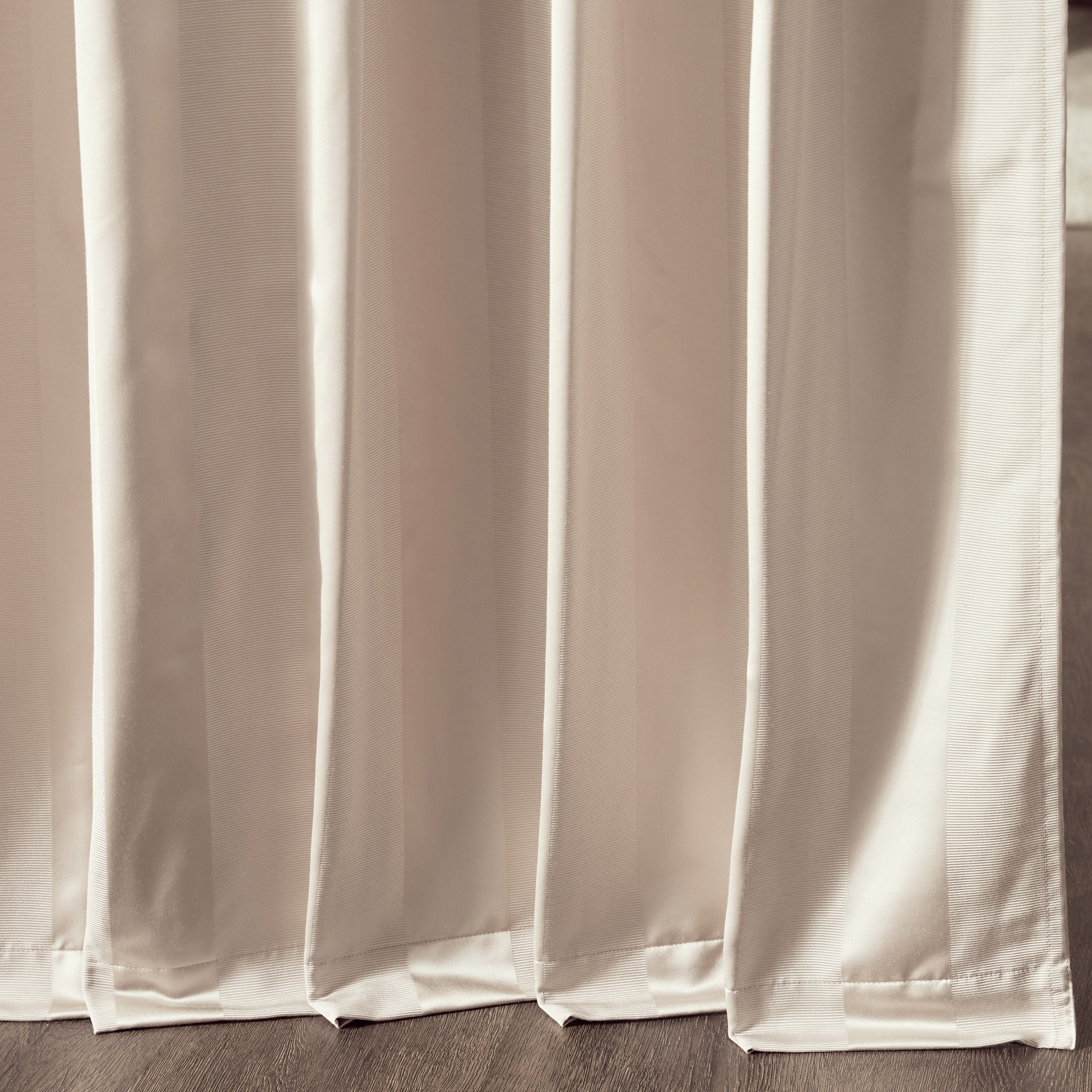 طقم ستائر مقلّمة قطعتين 135x240 سم-household-windows-curtains-image-8