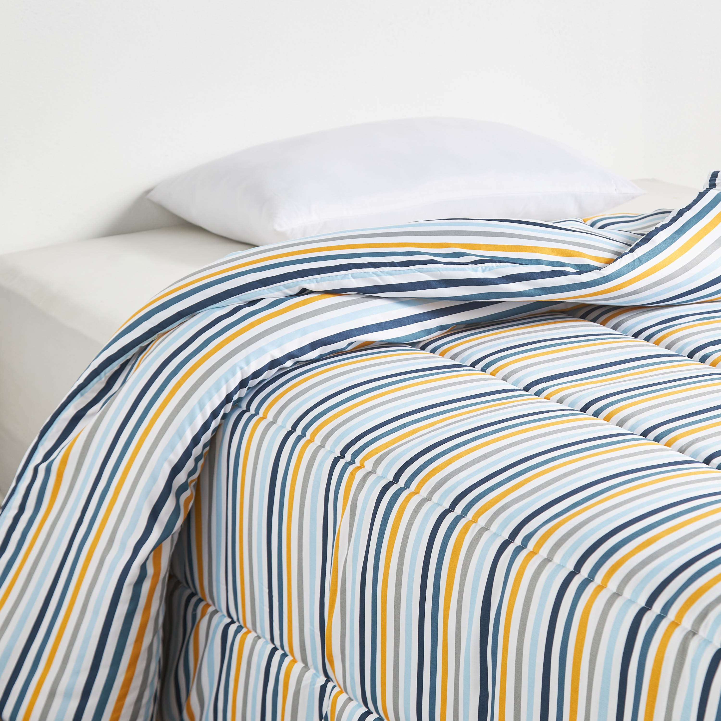 Staple Stripes Full Comforter - 160x220 cm-babyandkids-beddingandwindows-bedding-comforters-image-1