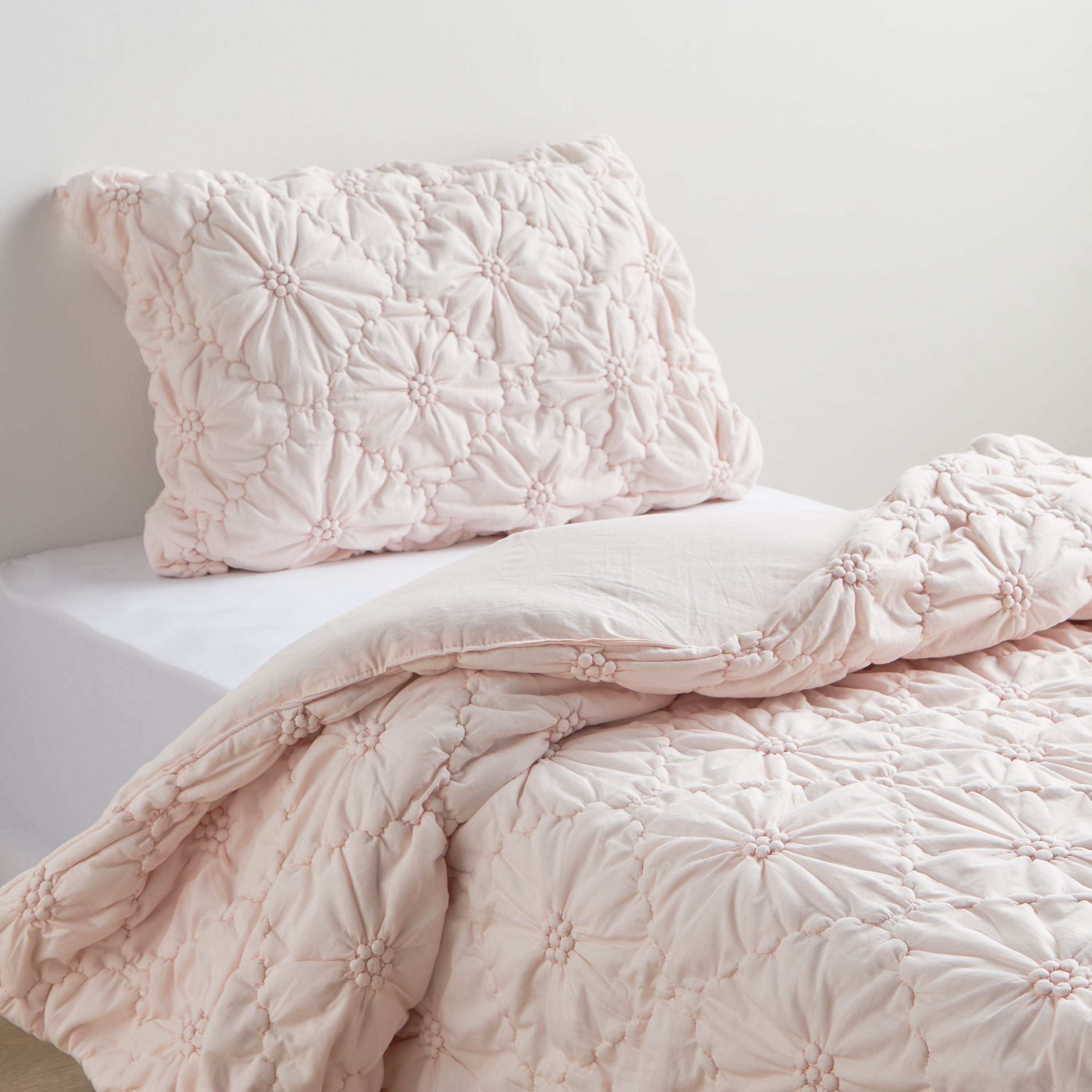 Bloomington Rose 2-Piece Full Comforter Set - 160x220 cm-babyandkids-beddingandwindows-bedding-comforters-image-1