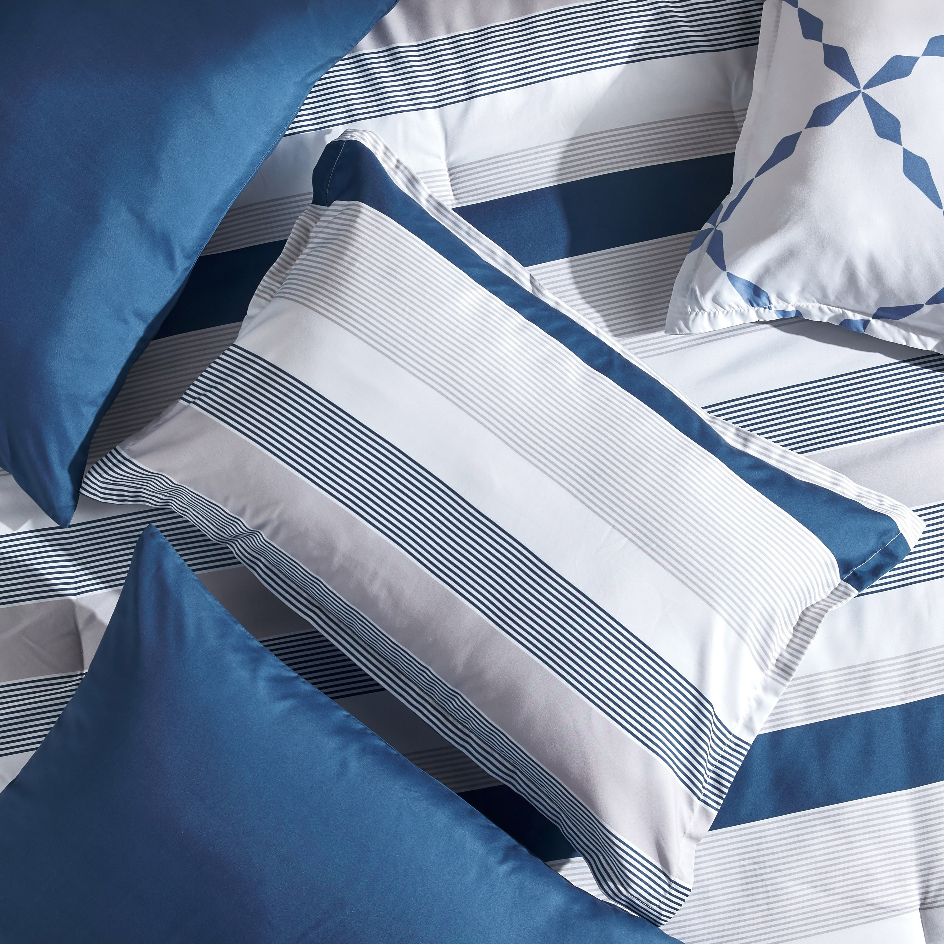 Emmy Geometric Print 6-Piece Full Reversible Comforter and Sheet Set - 160x240 cm-household-bedding-comfortersandbedspreads-bedinabag-image-3