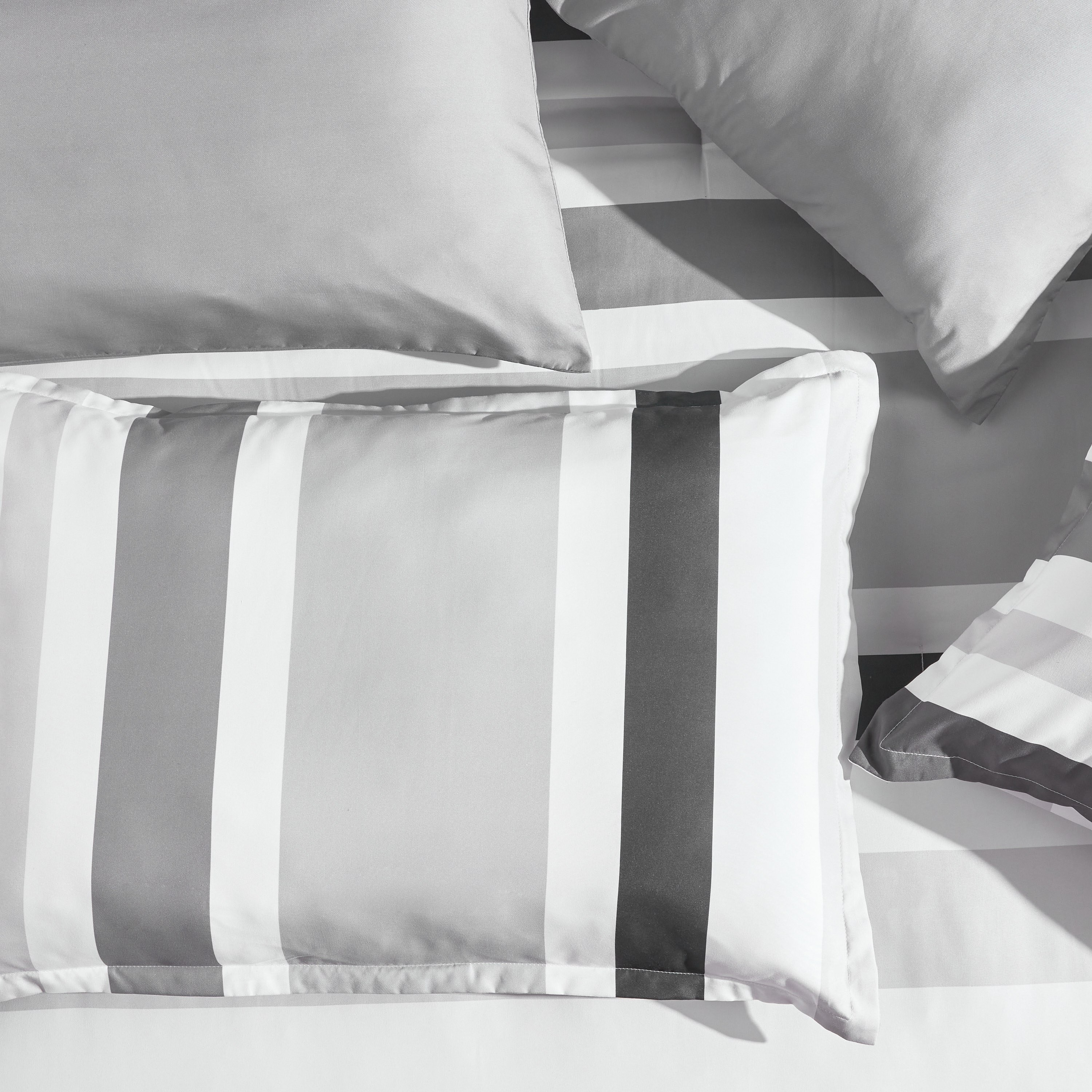 Jenning Geometric Print 6-Piece Full Reversible Comforter and Sheet Set - 160x240 cm-household-bedding-comfortersandbedspreads-bedinabag-image-4