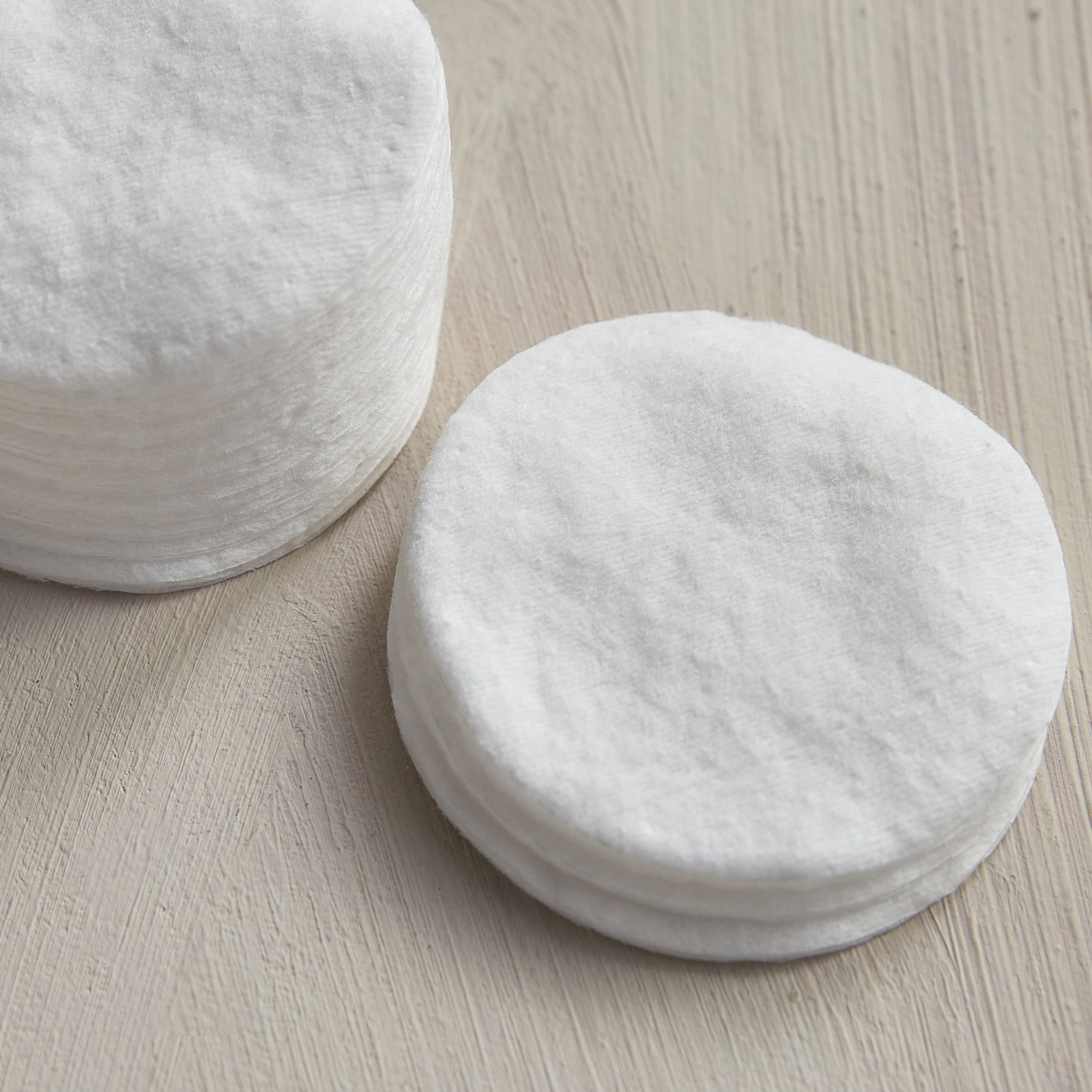 Cleanic 100-Piece Organic Cotton Round Makeup Removing Pad Set-babyandkids-schoolessentials-stationery-image-2