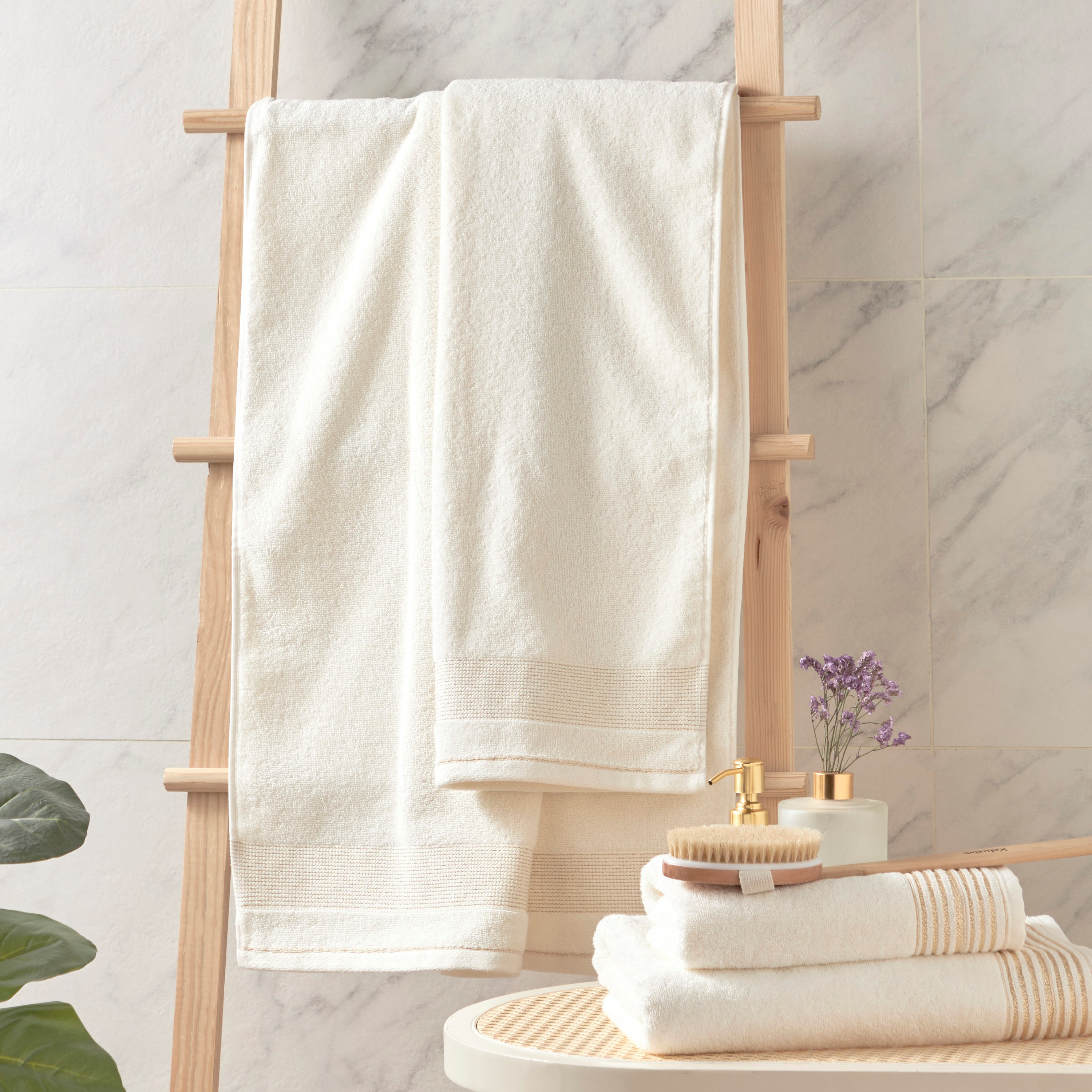 Lusture Bath Towel - 50x100 cm-household-bathandlaundry-bathlinen-towels-image-4