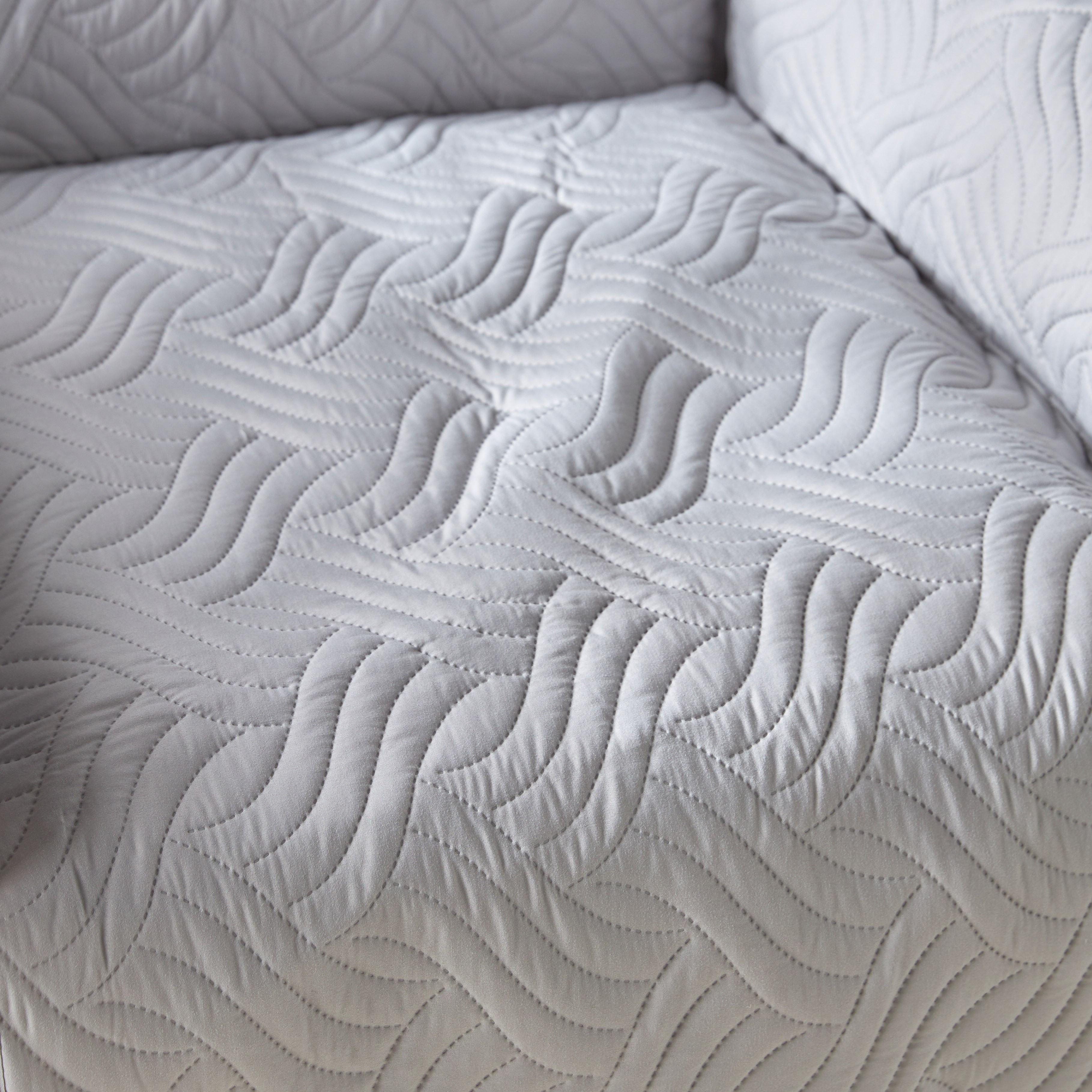 Essential Wave 1-Seater Sofa Cover - 165x179 cm-household-cushionsandthrows-seatcovers-image-3