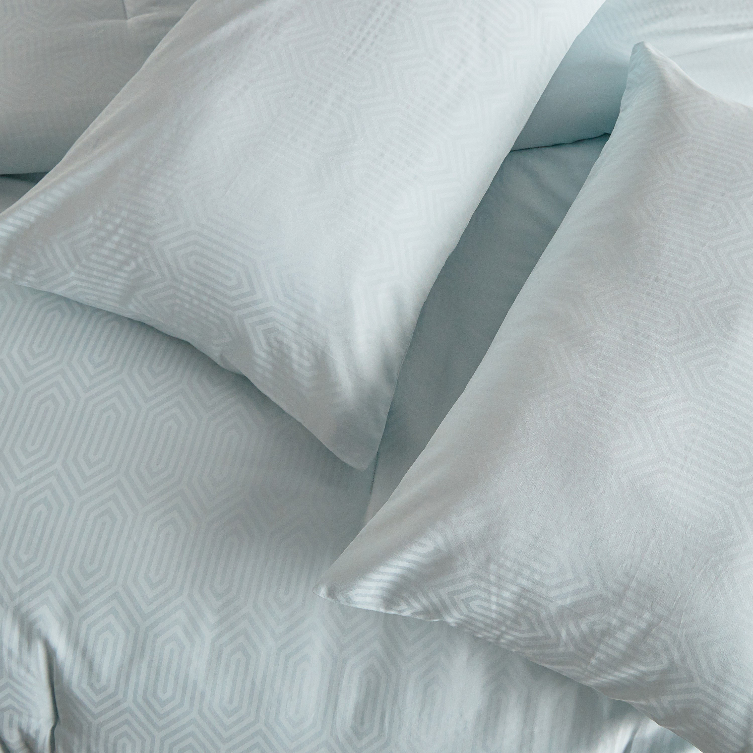 Amour Egyptian Cotton Sateen 300 Thread Count 3-Piece Queen Comforter Set - 200x240 cm-household-bedding-comfortersandbedspreads-comforters-image-4